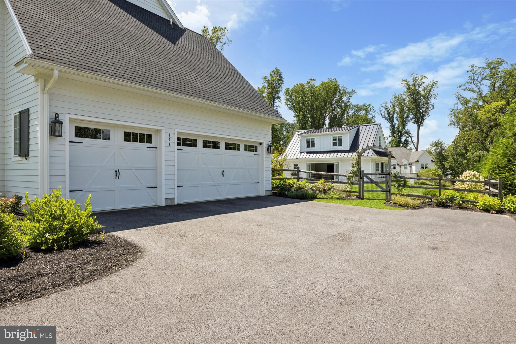 CANTERBURY WOODS - Residential