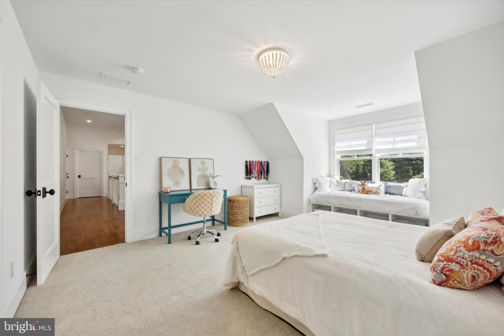 CANTERBURY WOODS - Residential