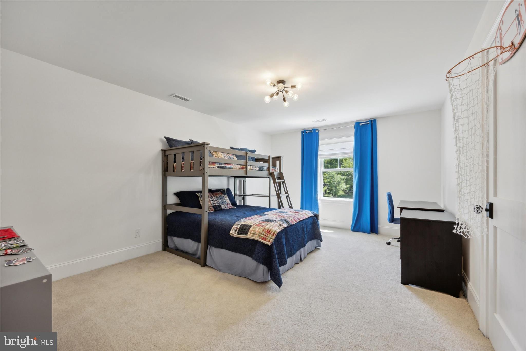 CANTERBURY WOODS - Residential