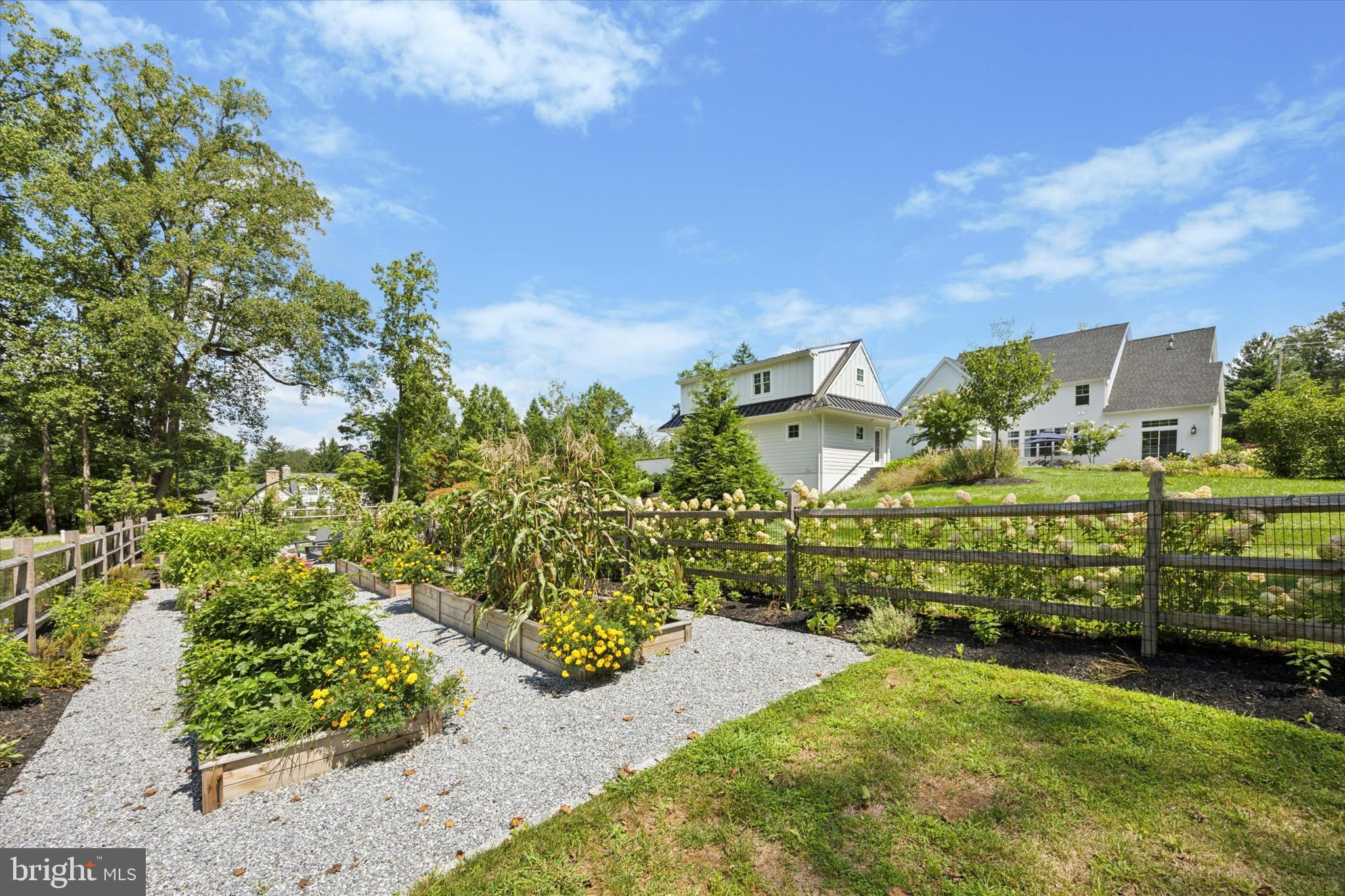 CANTERBURY WOODS - Residential