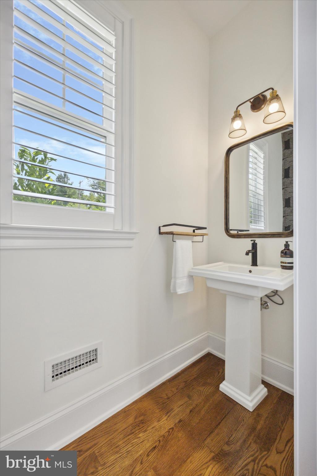 CANTERBURY WOODS - Residential