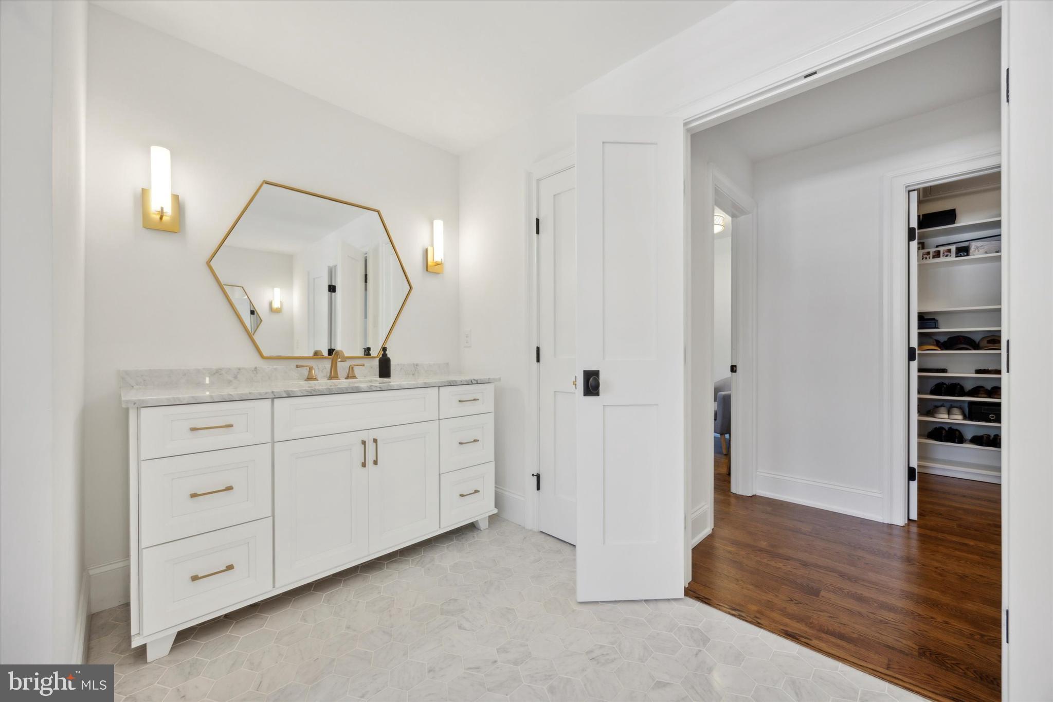 CANTERBURY WOODS - Residential