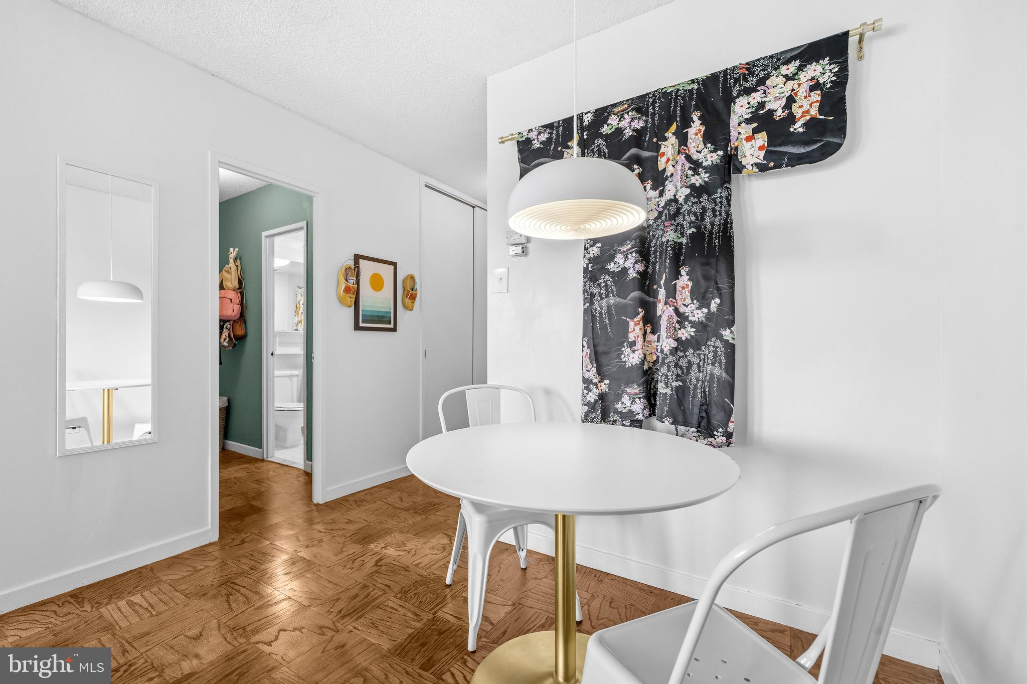 240 M STREET SW E702