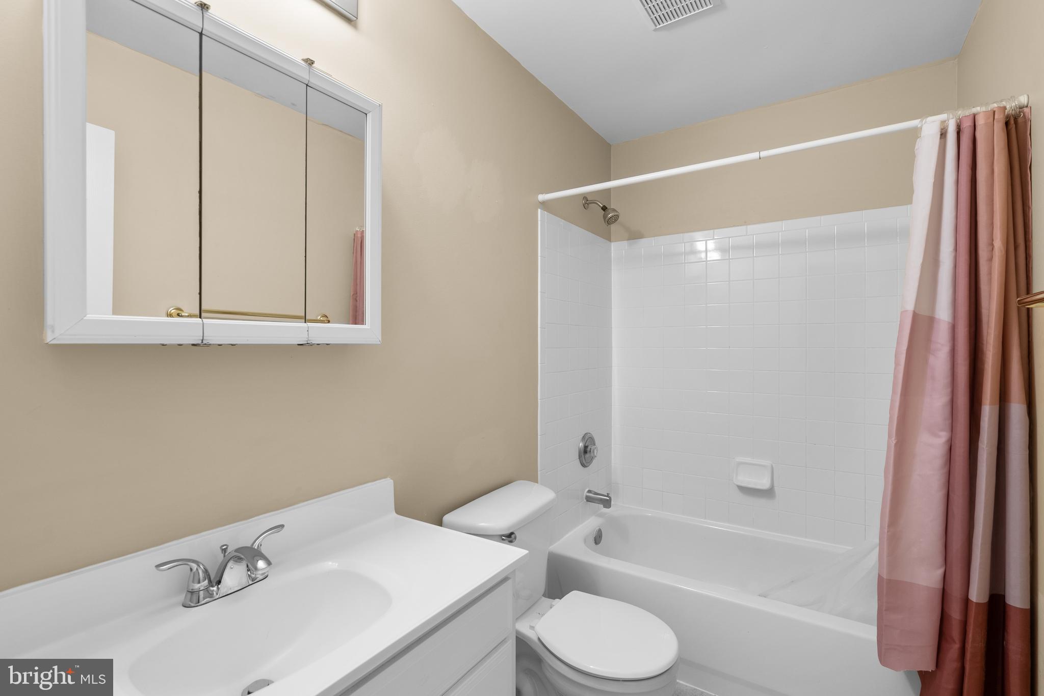 GLEN HILLS - Residential