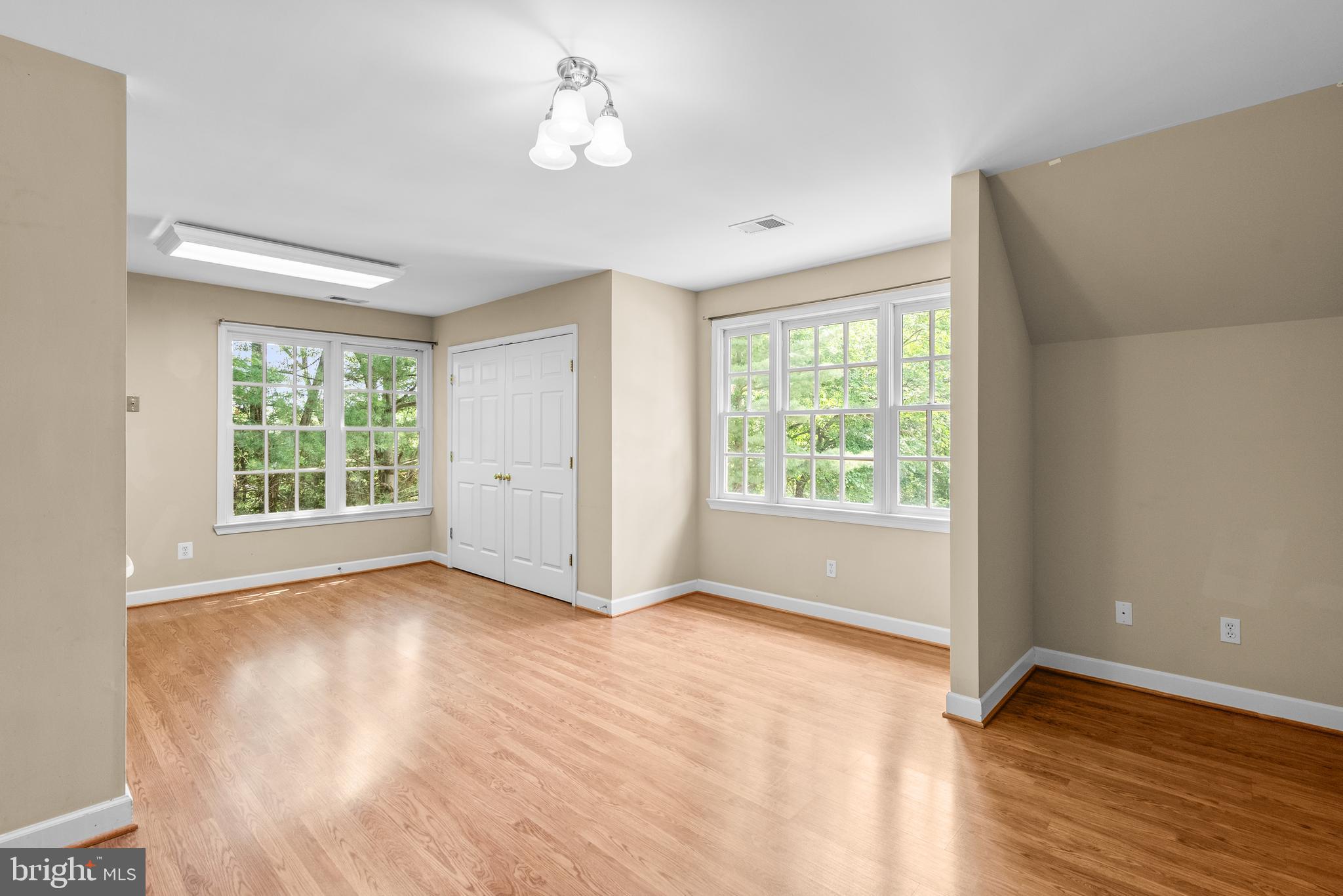 GLEN HILLS - Residential