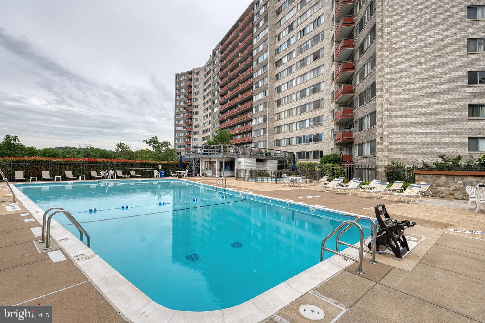 PAVILION ON THE PARK - Residential