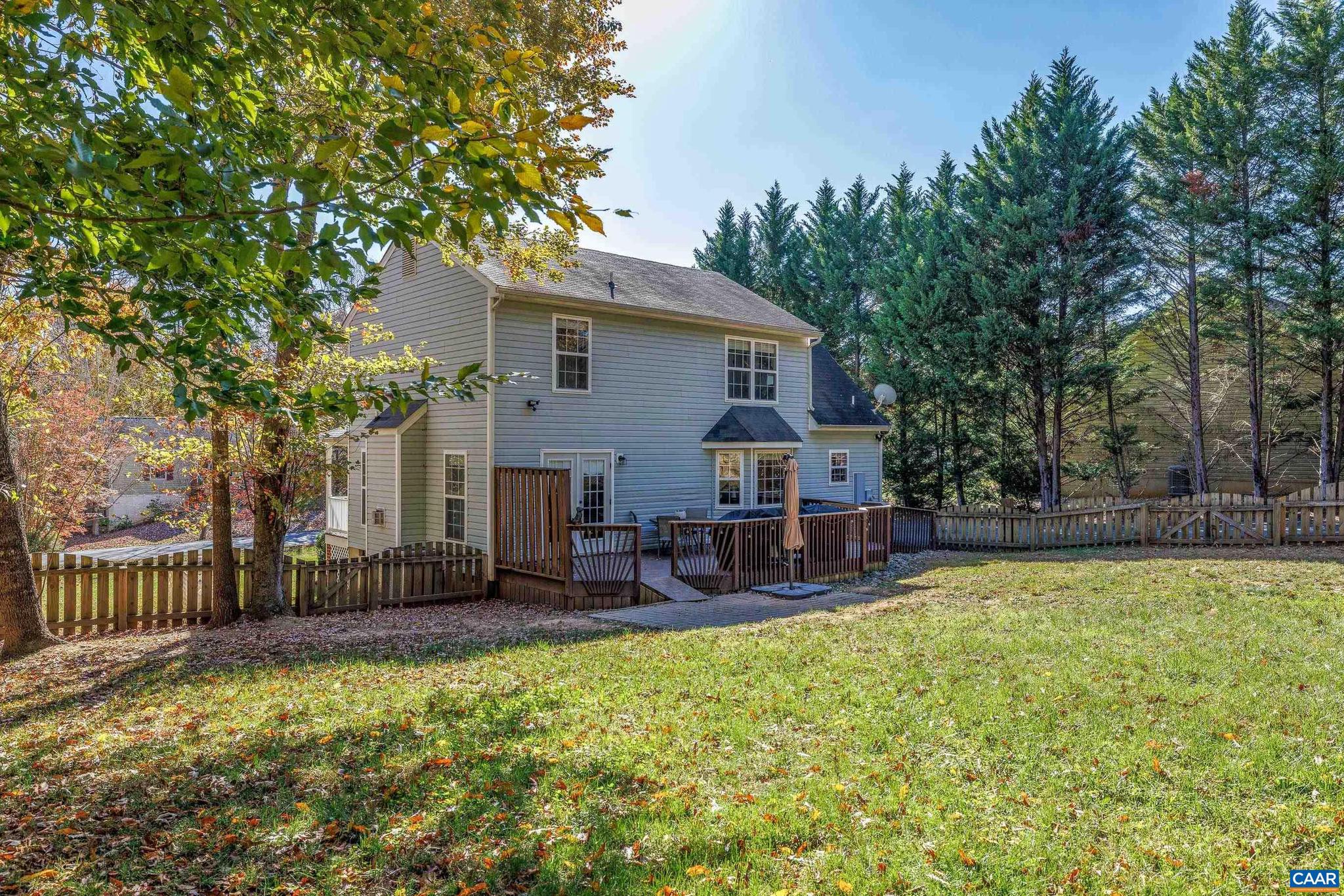 LAKE MONTICELLO - Residential