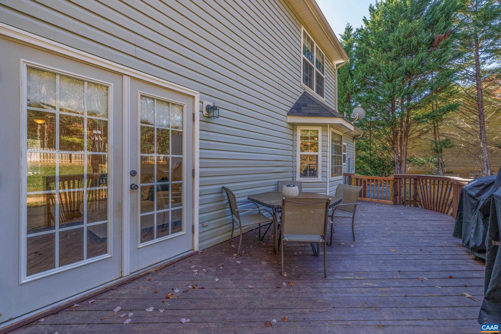 LAKE MONTICELLO - Residential