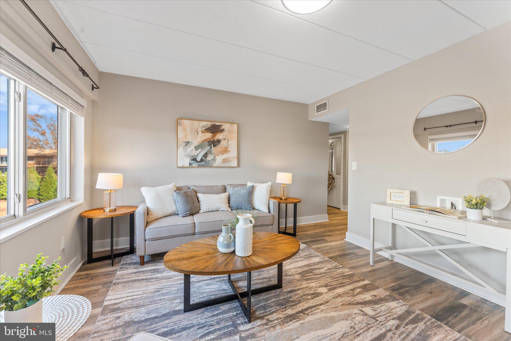 VIENNA VILLAGER CONDO - Residential