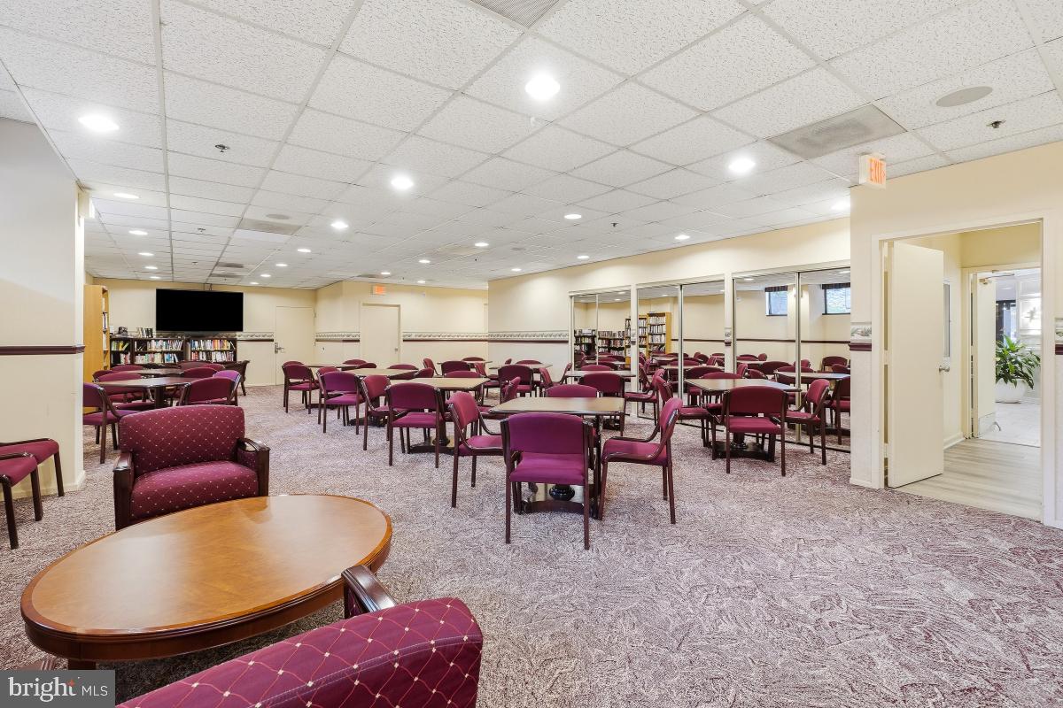 GREENS AT LEISURE WORLD - Residential