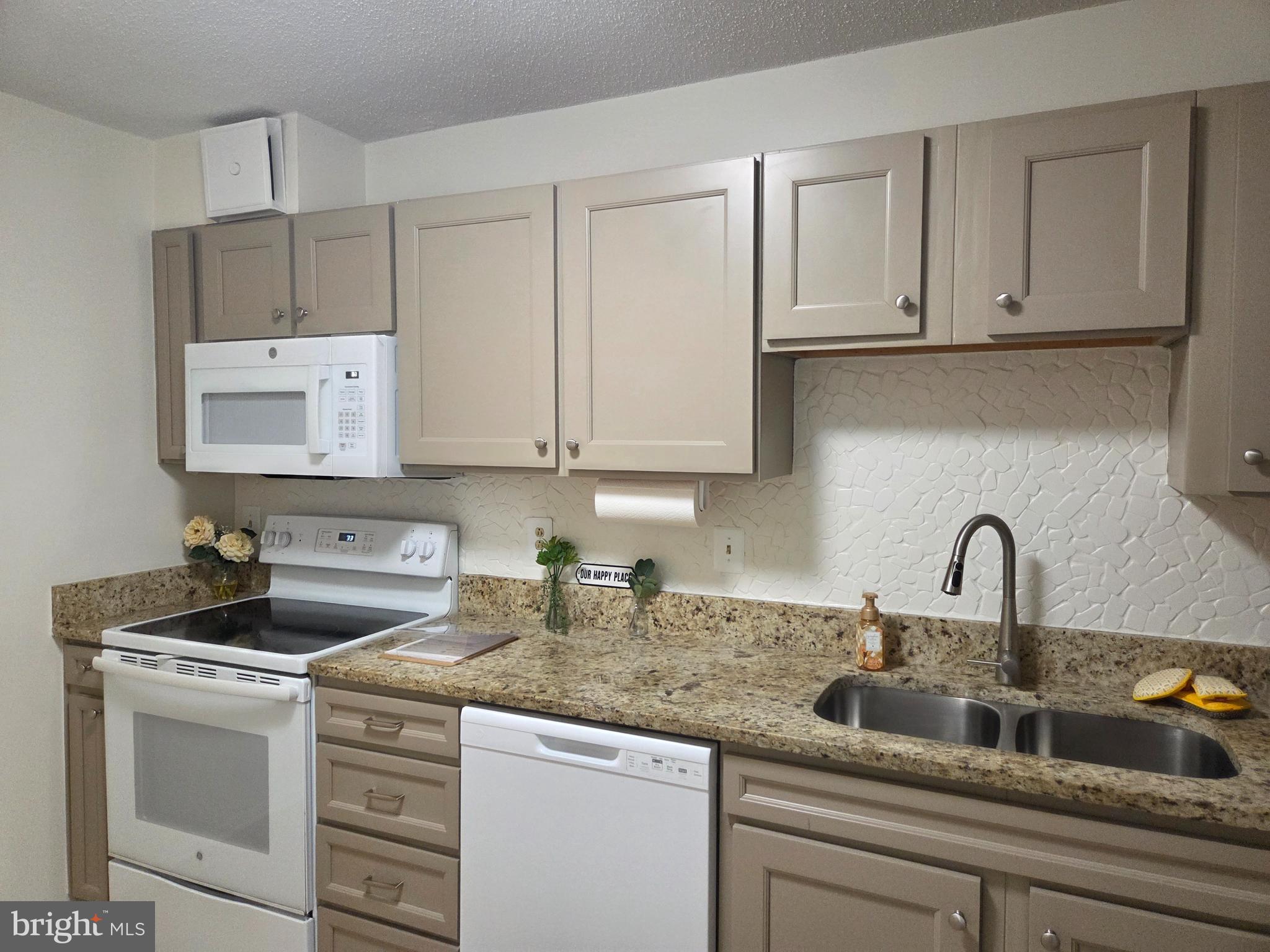 15107 INTERLACHEN DRIVE 2-215