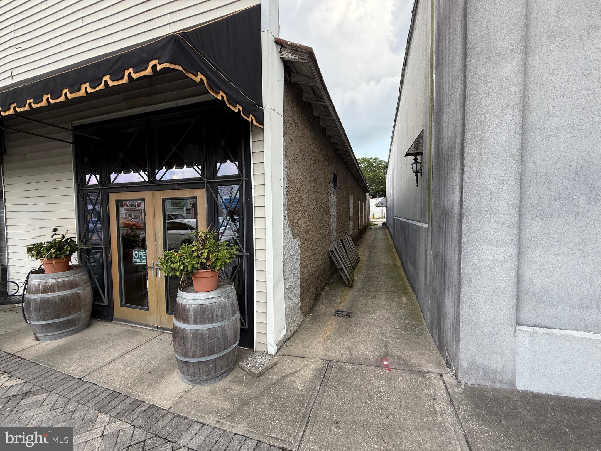 50 & 52 S MAIN ST