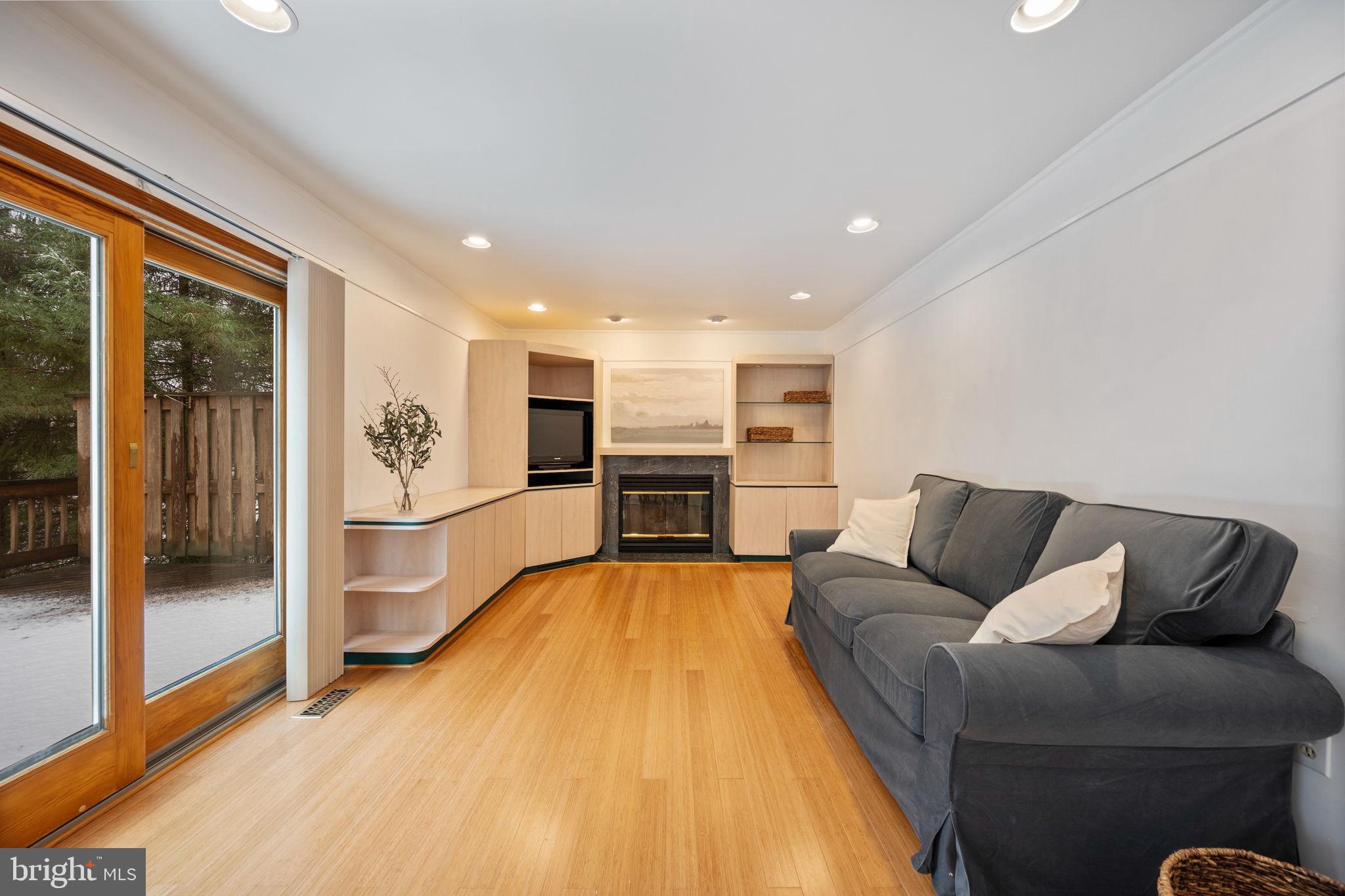 SHEPHERDS GLEN - Residential