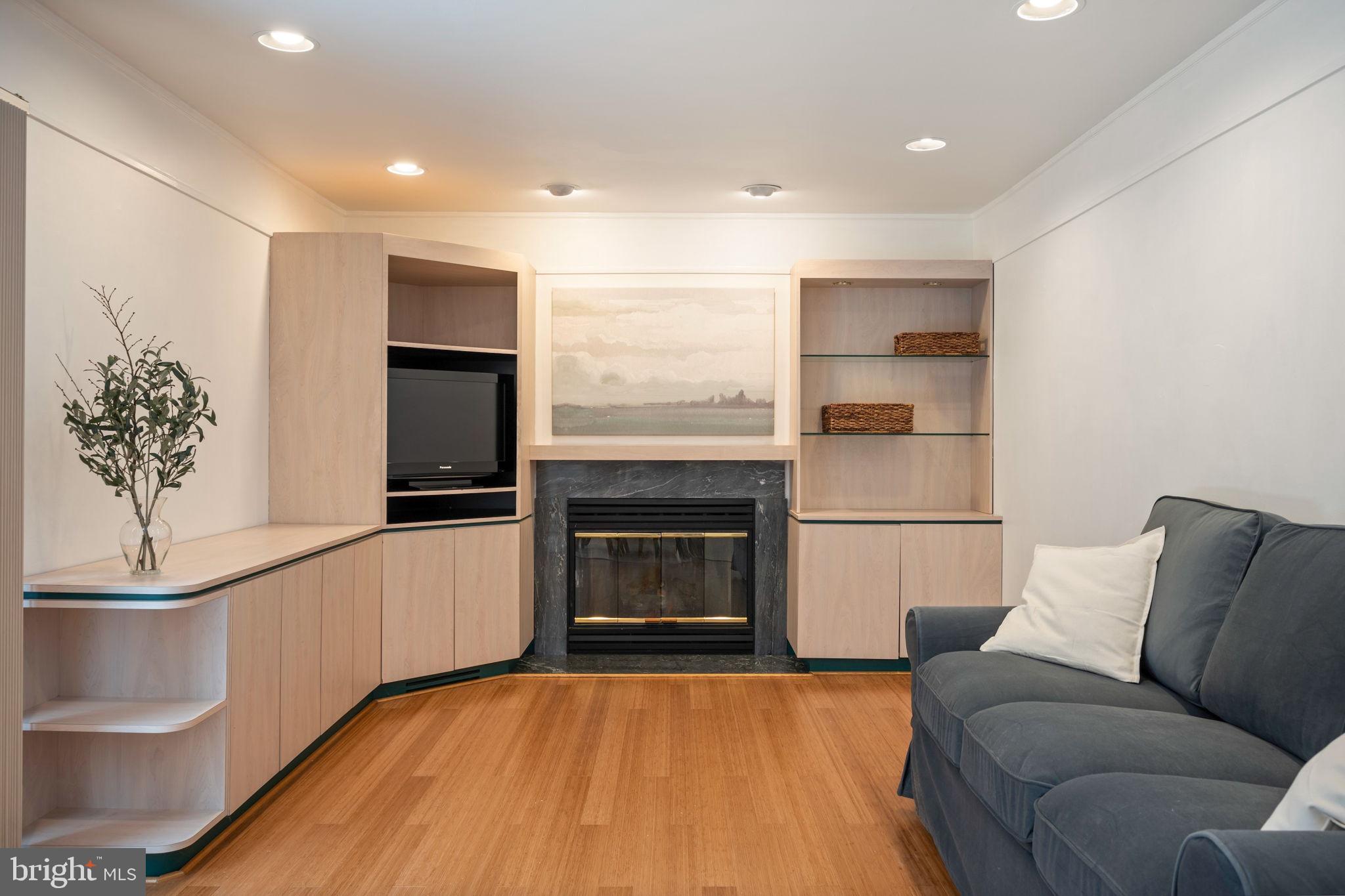 SHEPHERDS GLEN - Residential