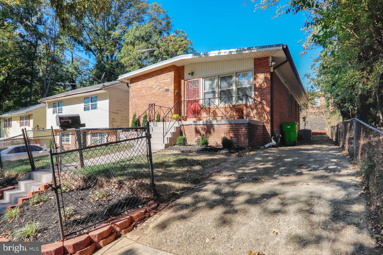 CAPITOL HEIGHTS - Residential