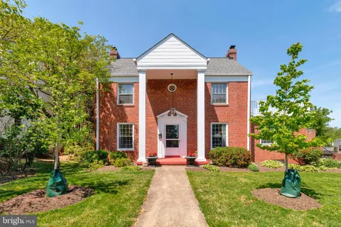 6211 Langston Boulevard, Arlington, VA 22205 - #: VAAR2056826