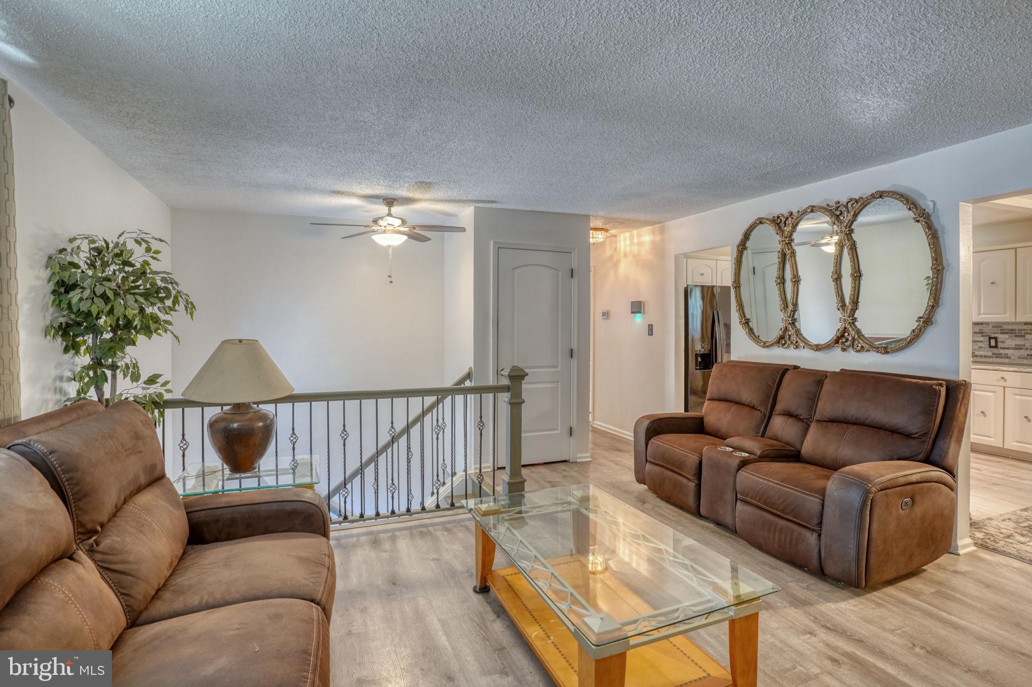 1 W ELGIN COURT