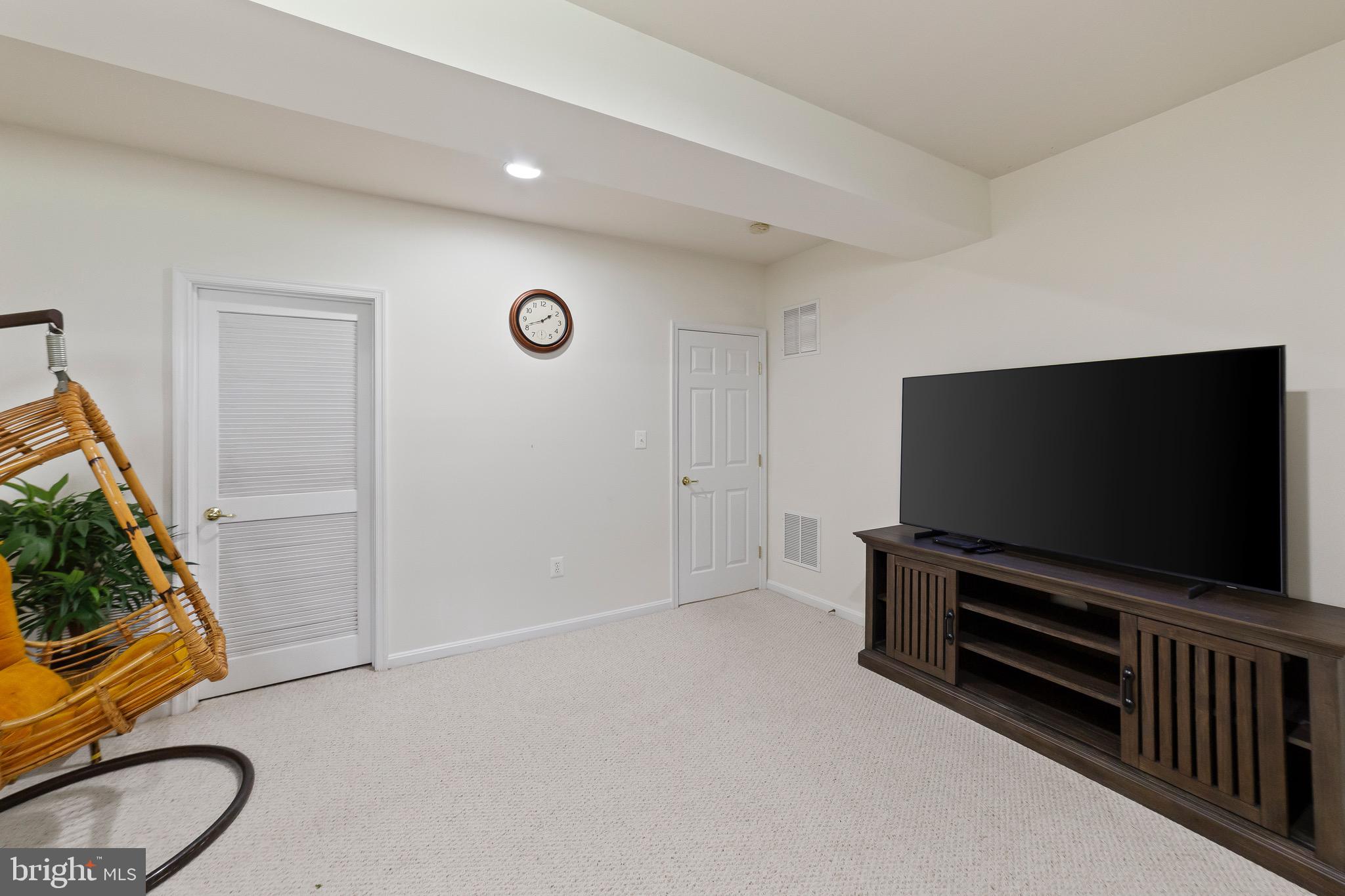 PORT POTOMAC - Residential