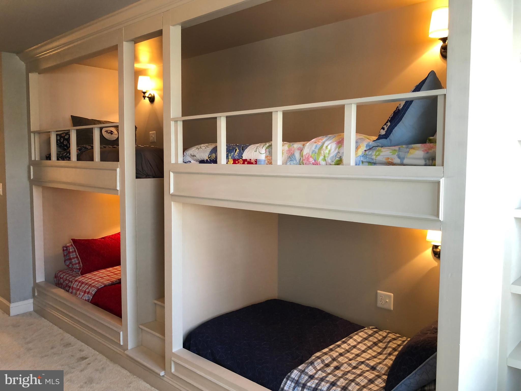 RIVER HILL - Residential