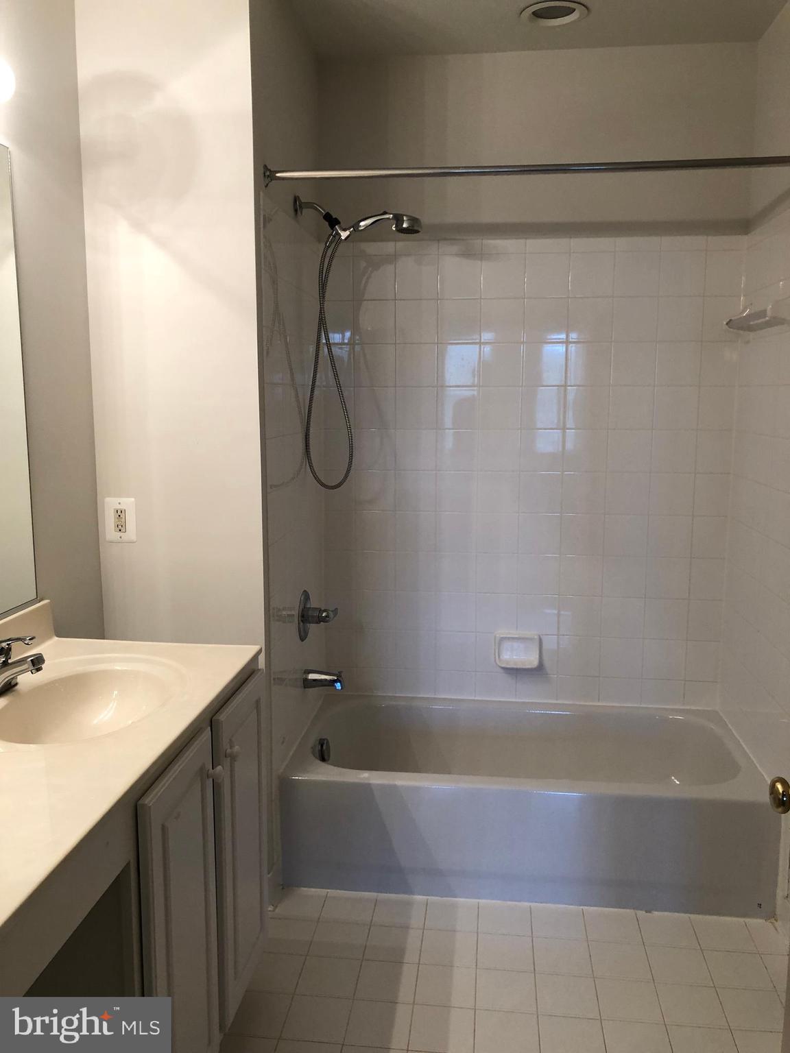 RIVER HILL - Residential