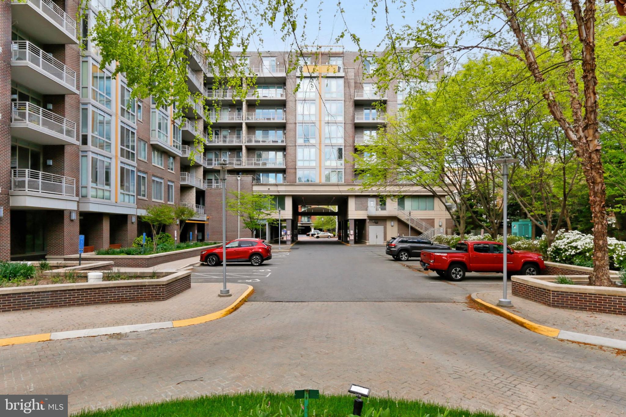 BYRON CONDOMINIUM - Residential