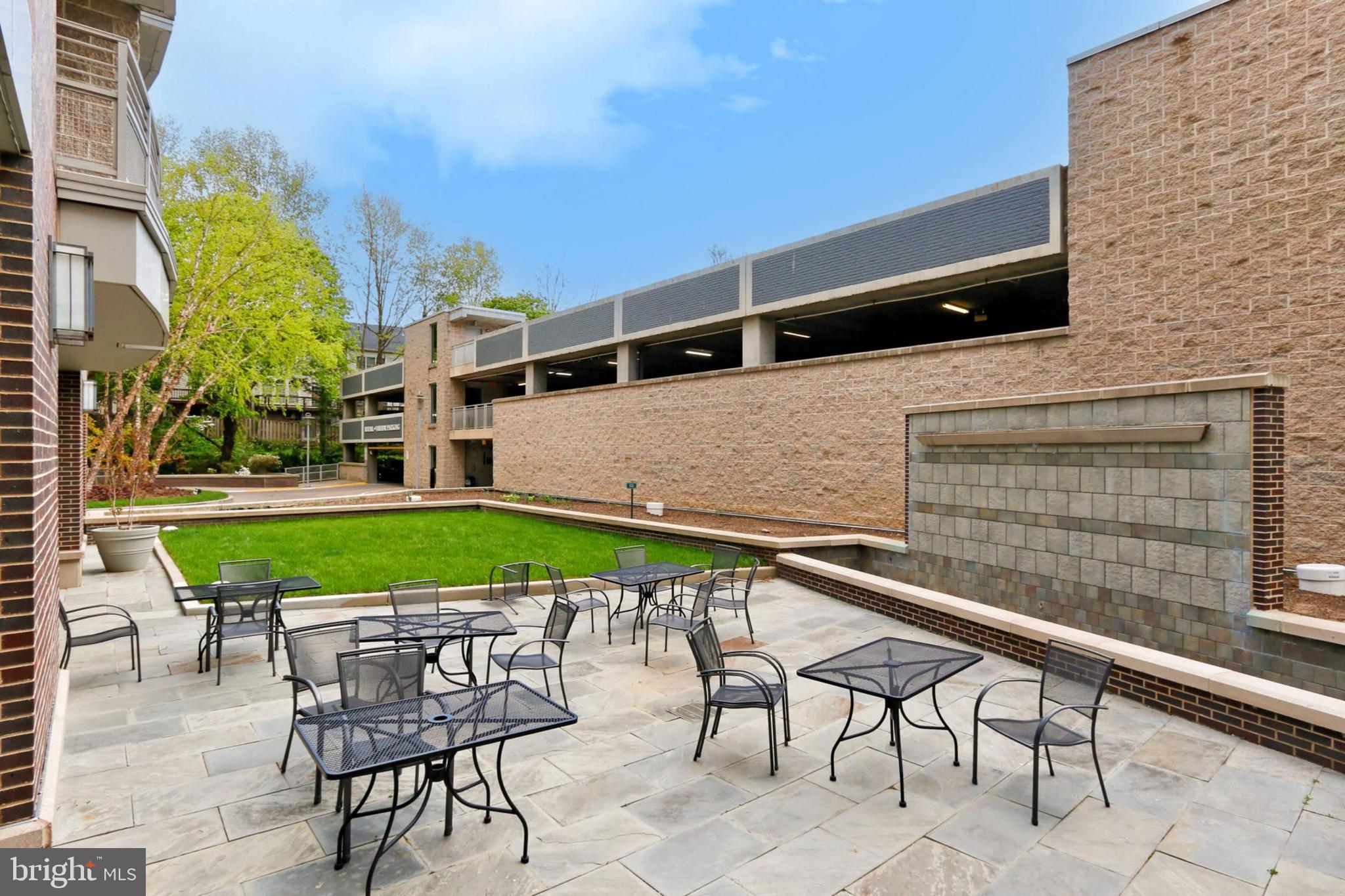 BYRON CONDOMINIUM - Residential