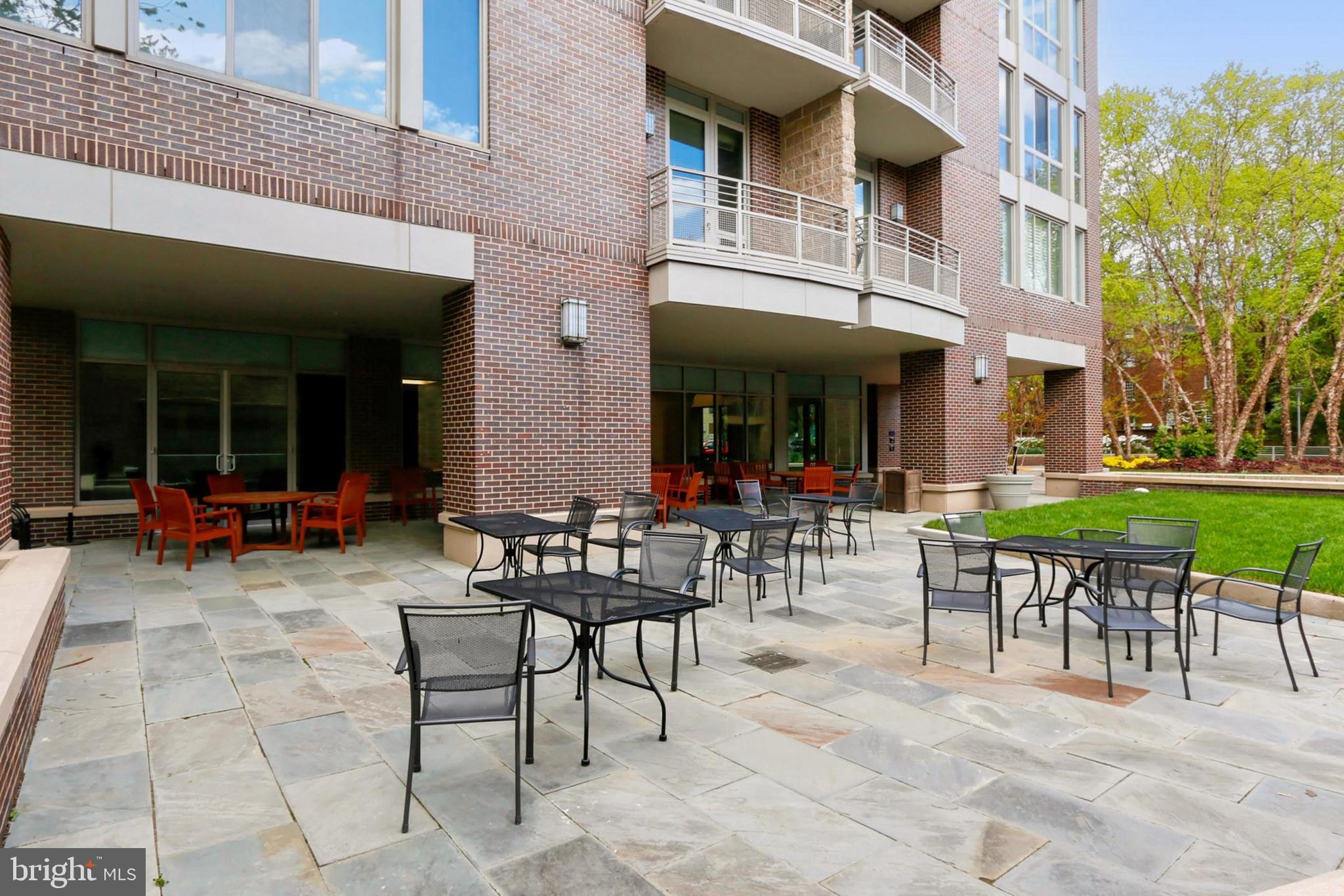 BYRON CONDOMINIUM - Residential