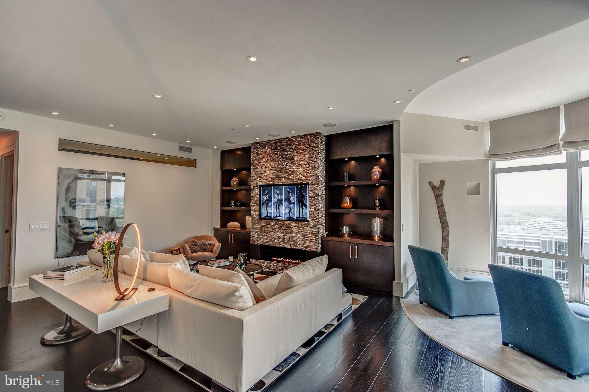 MIDTOWN AT RESTON TOWN CENTER - Residential