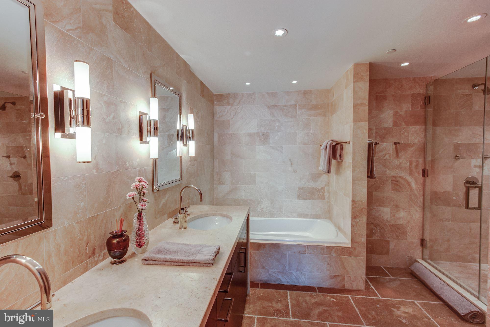 MIDTOWN AT RESTON TOWN CENTER - Residential