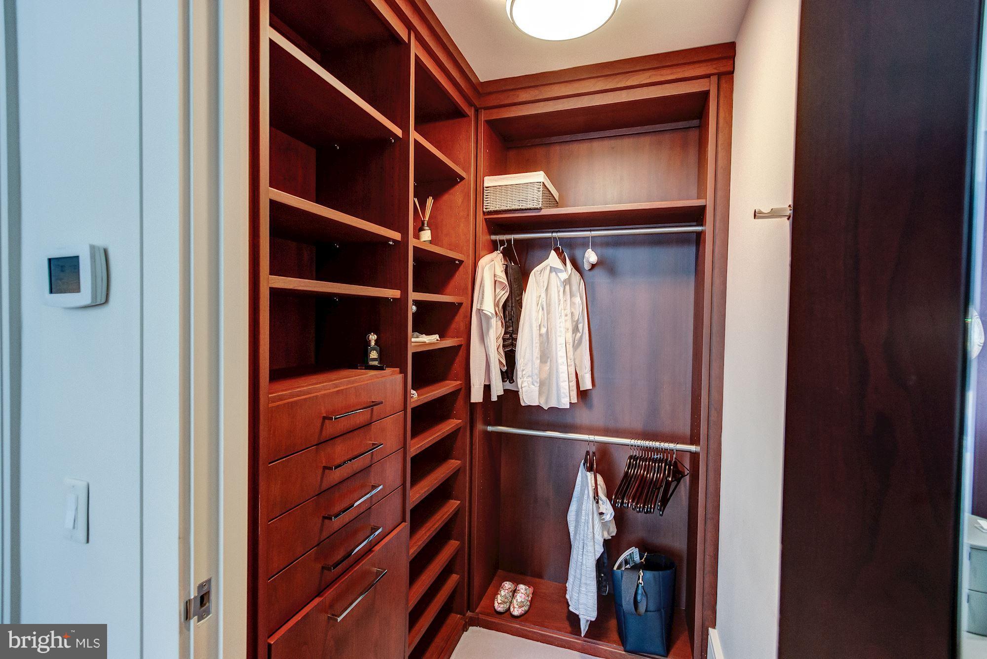 MIDTOWN AT RESTON TOWN CENTER - Residential