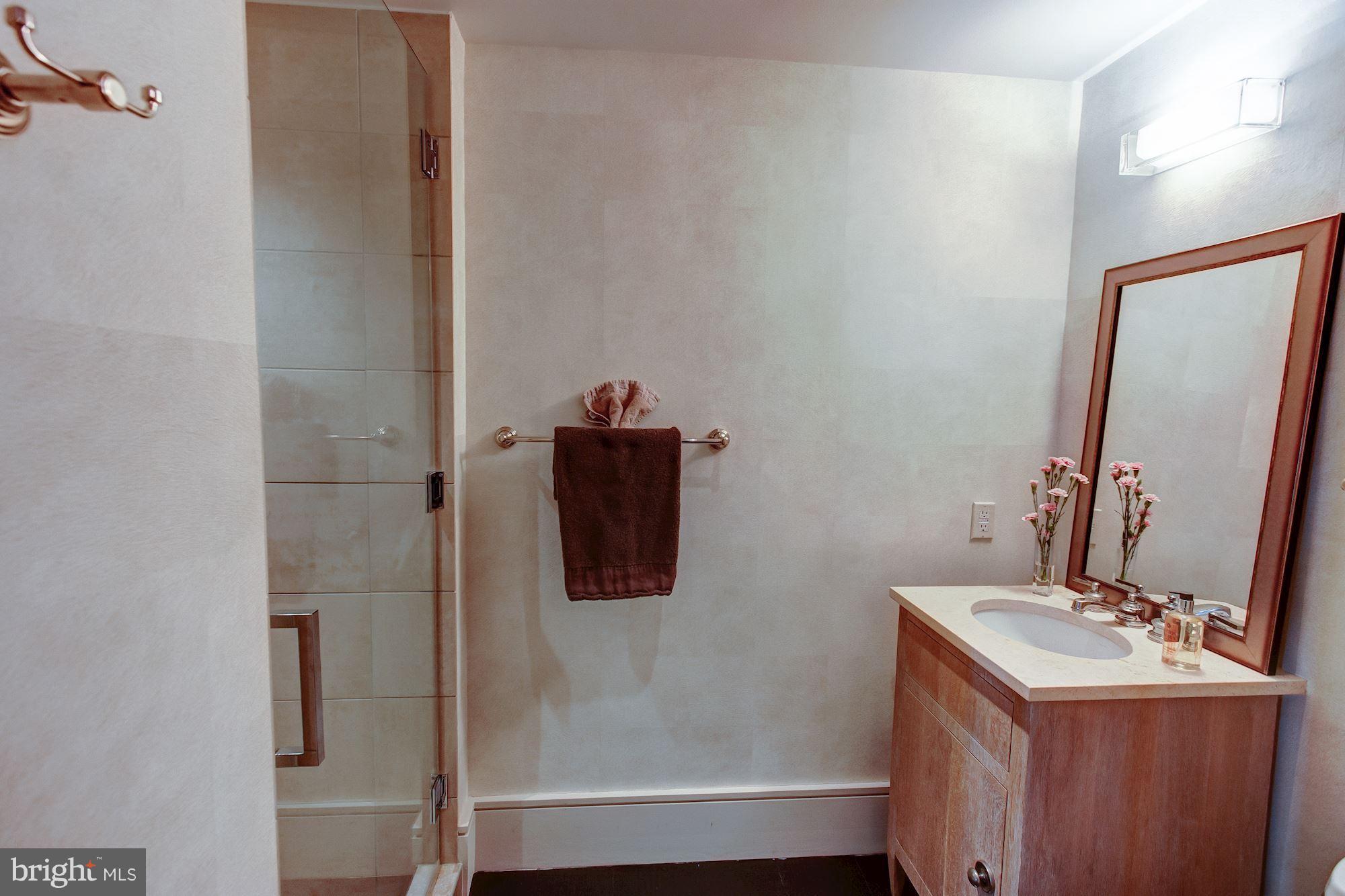 MIDTOWN AT RESTON TOWN CENTER - Residential