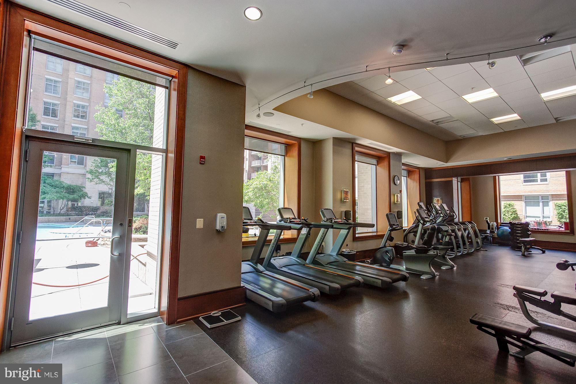 MIDTOWN AT RESTON TOWN CENTER - Residential