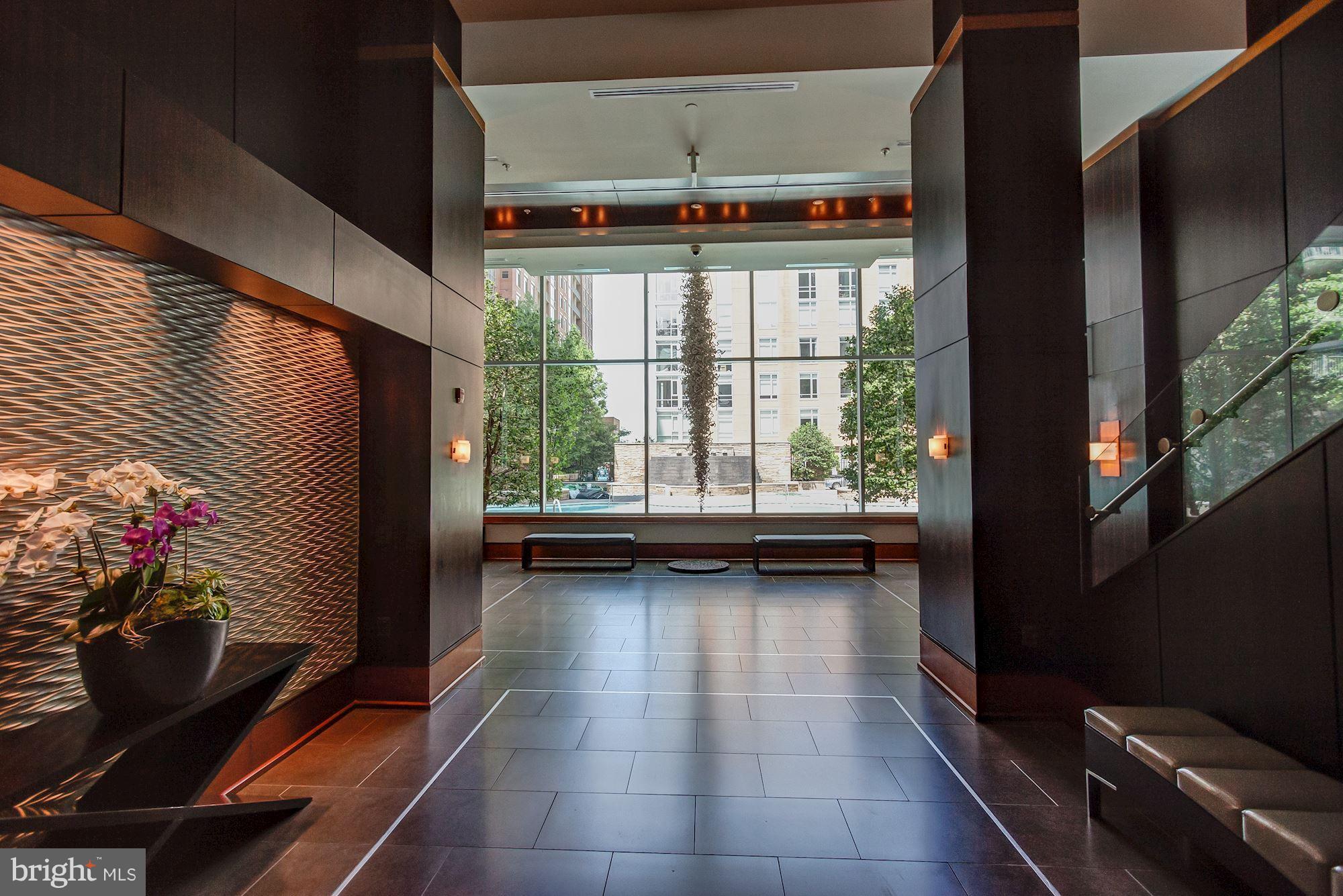 MIDTOWN AT RESTON TOWN CENTER - Residential