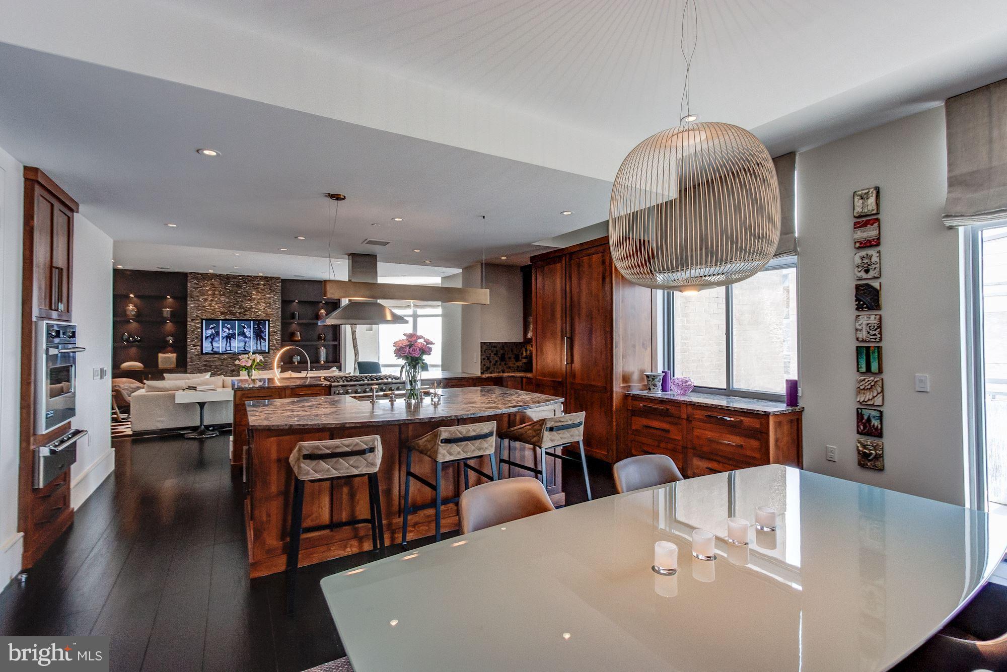 MIDTOWN AT RESTON TOWN CENTER - Residential