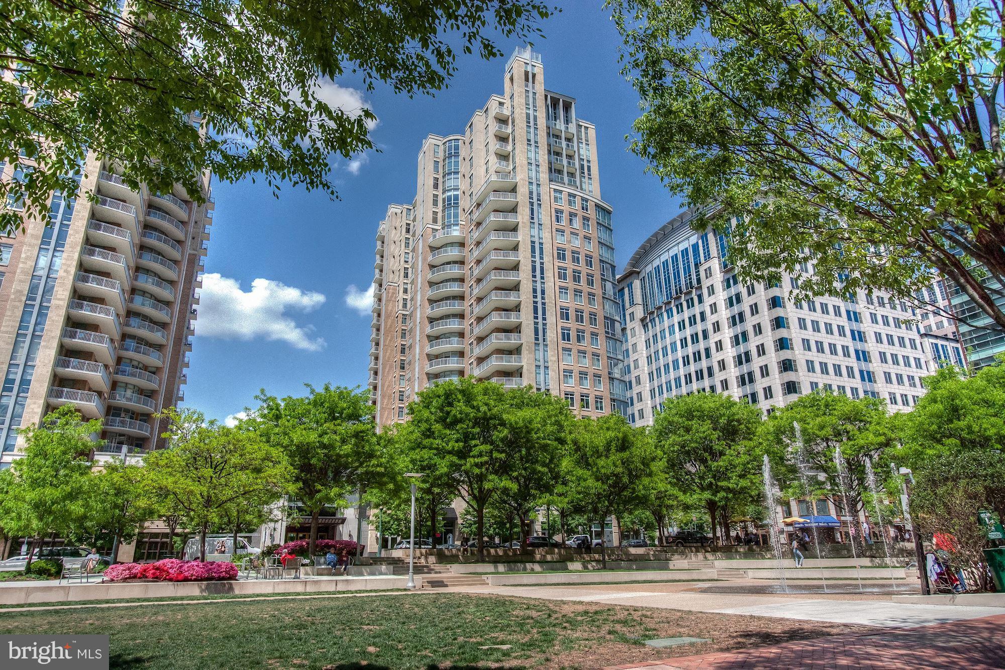 MIDTOWN AT RESTON TOWN CENTER - Residential