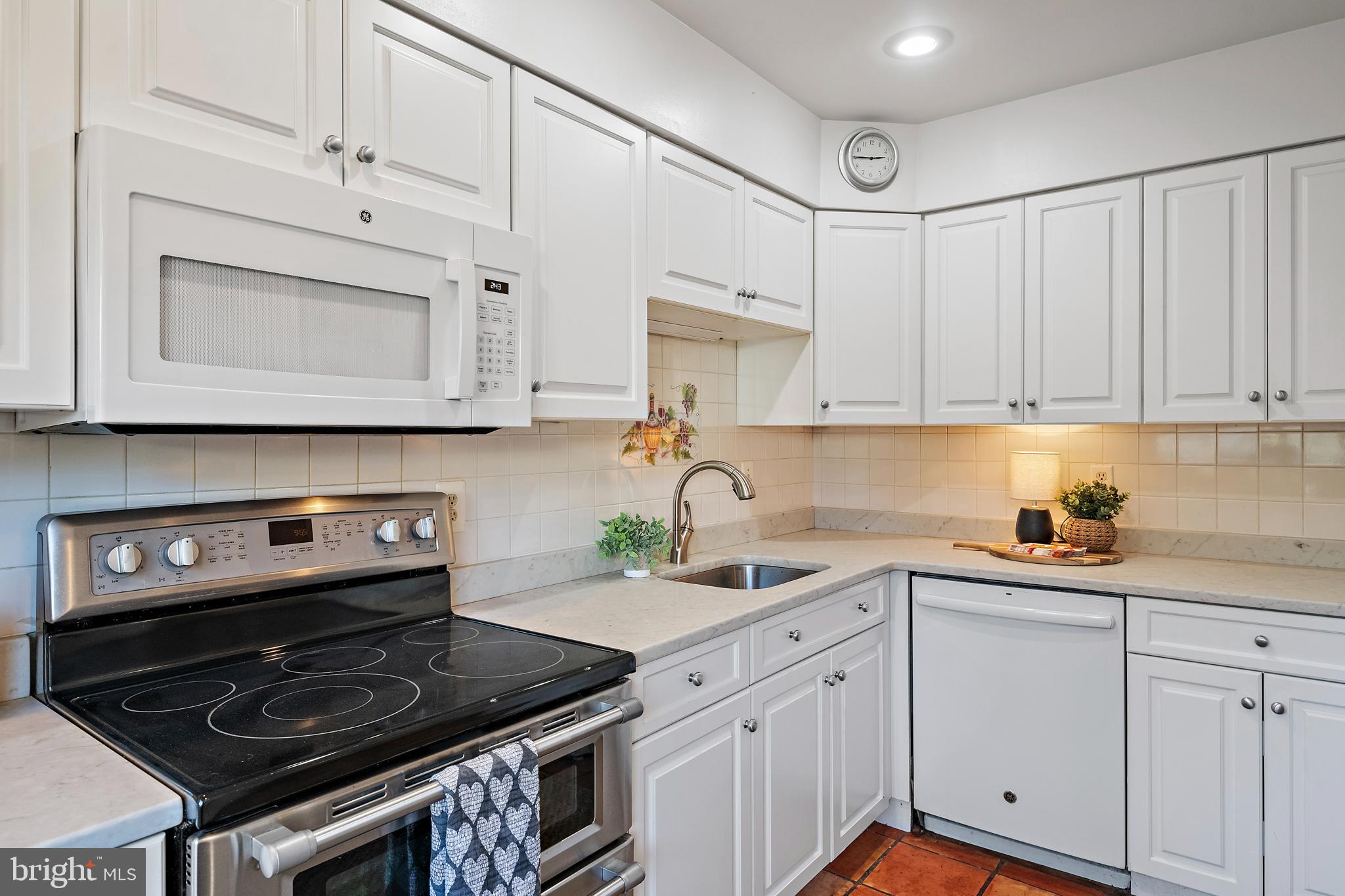 PAINTERS HILL - Residential