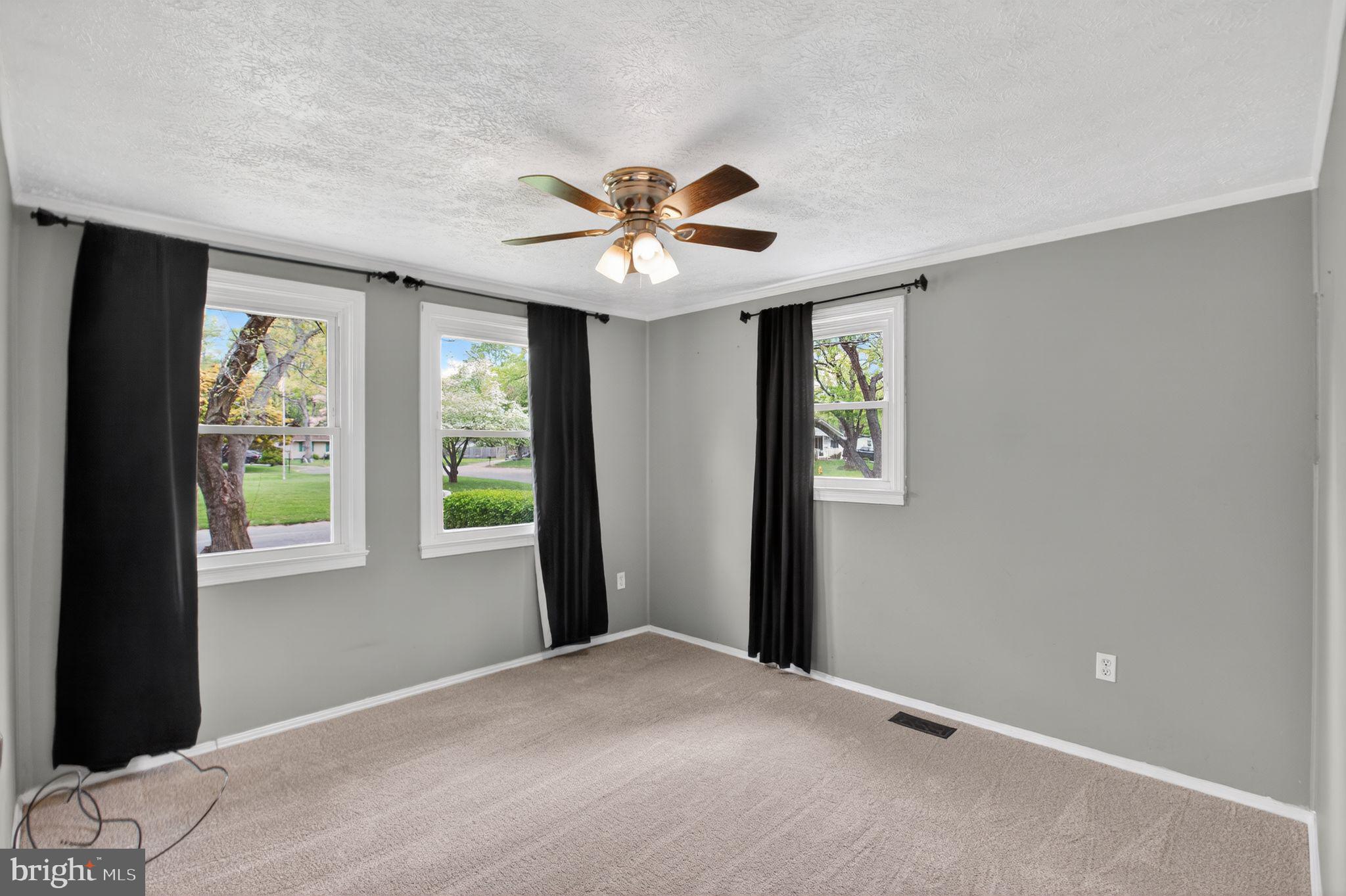 CLIFFTON ON THE POTOMAC - Residential