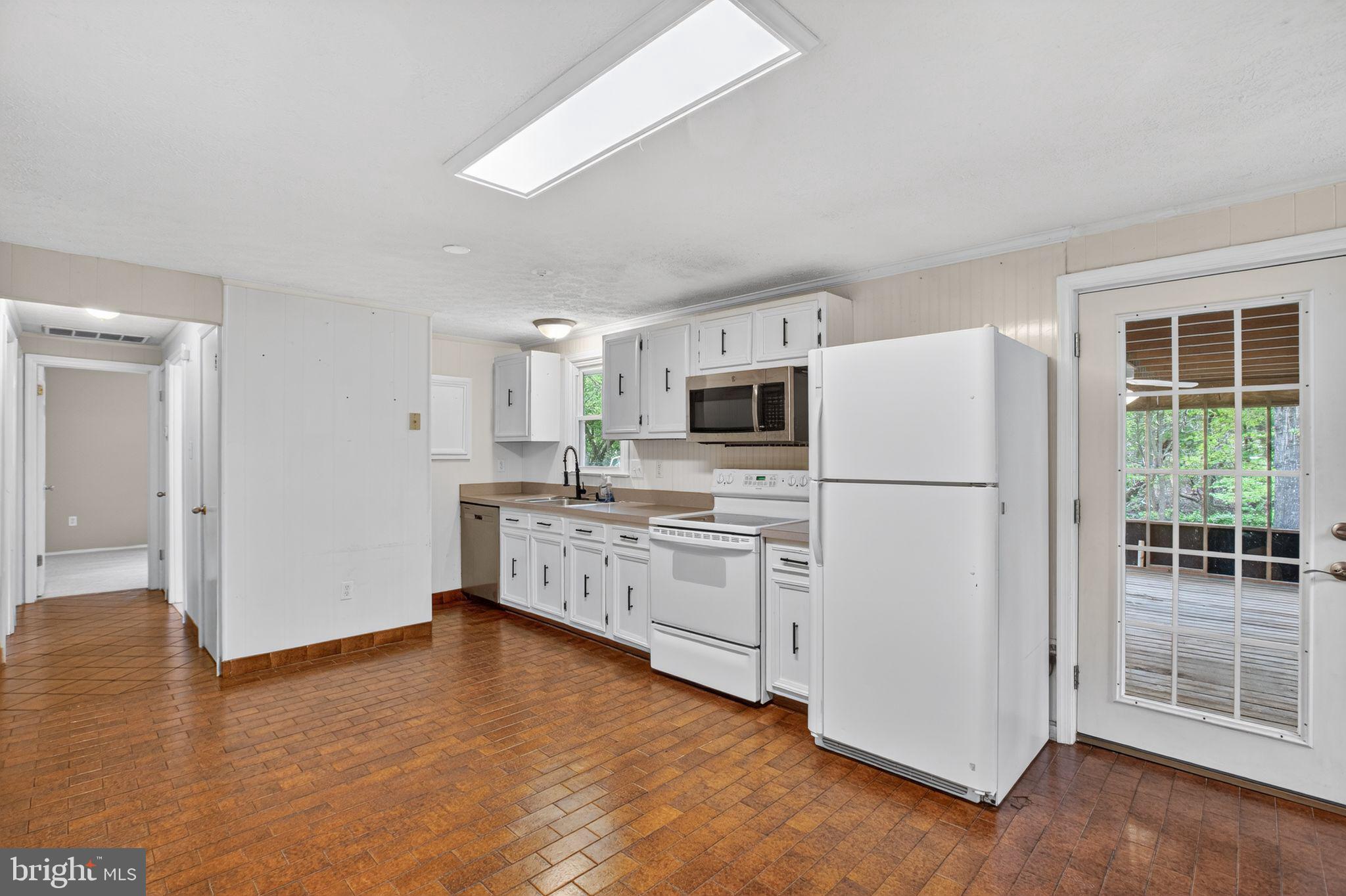 CLIFFTON ON THE POTOMAC - Residential