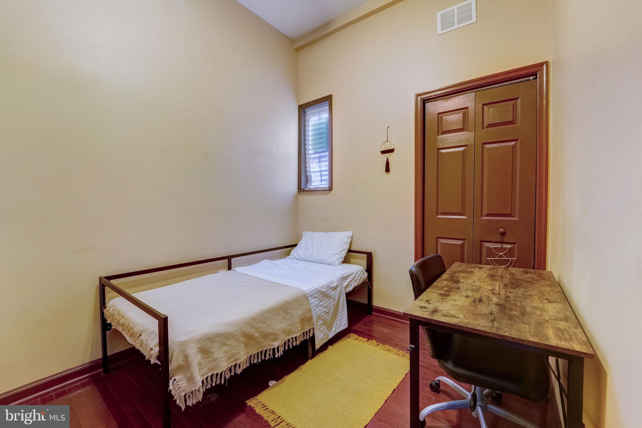 WASHINGTON VILLAGE - Residential Lease