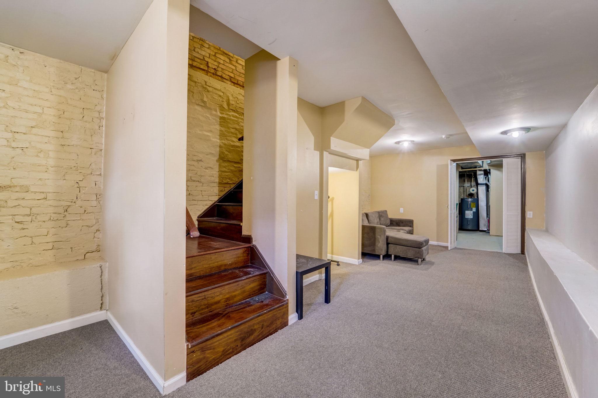 WASHINGTON VILLAGE - Residential Lease