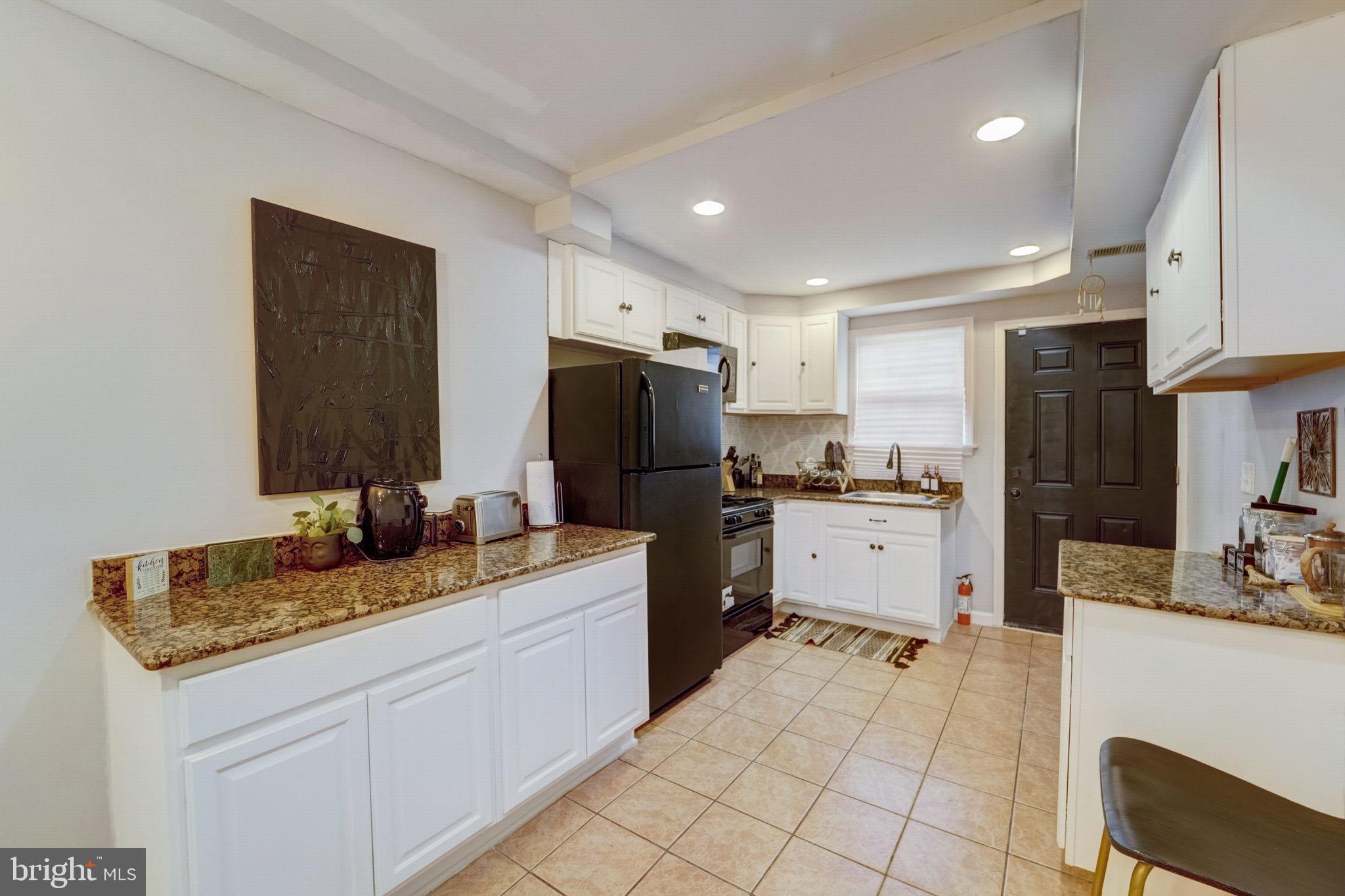 WASHINGTON VILLAGE - Residential Lease