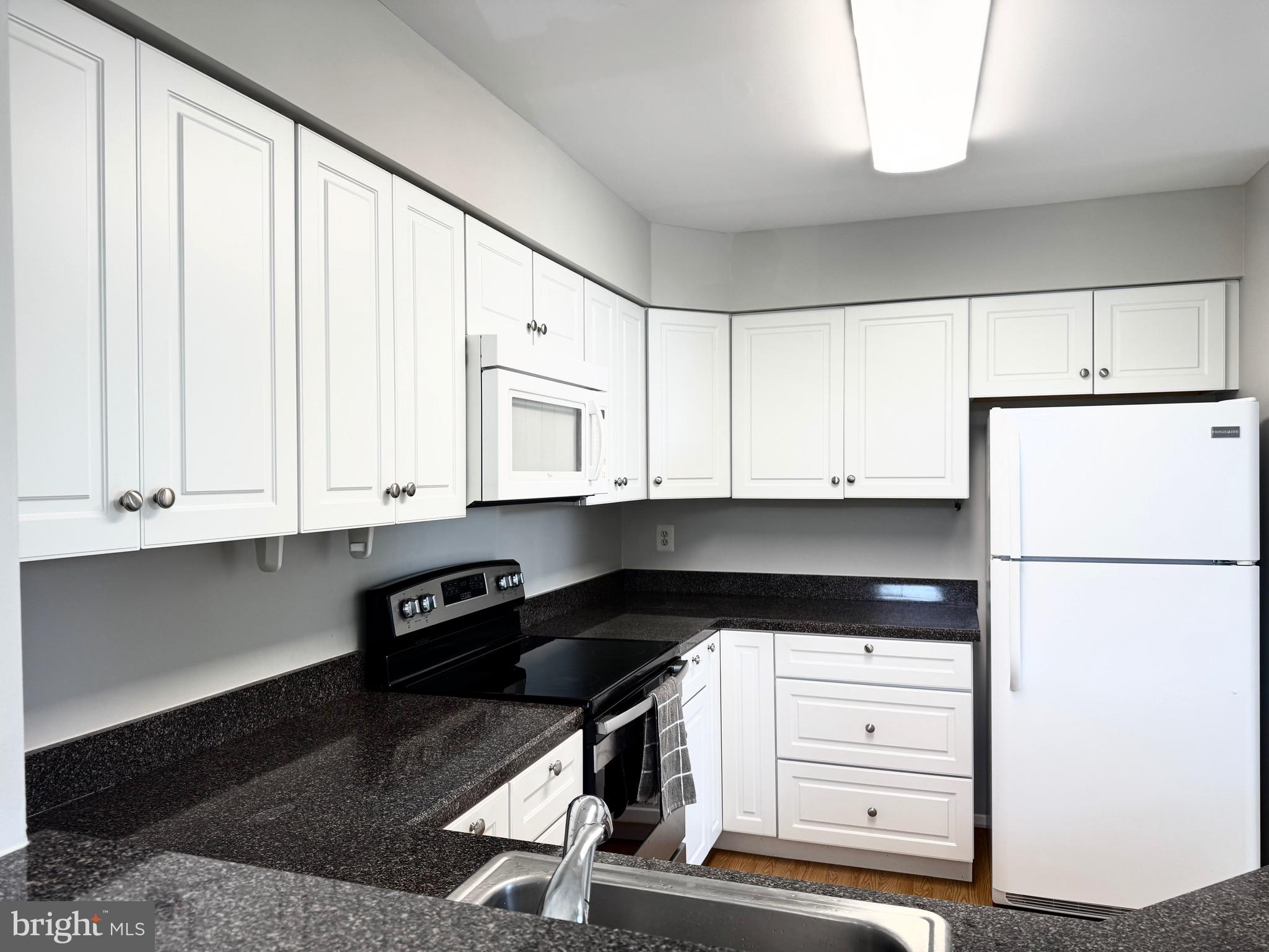 WOODLAND VILLAGE - Residential