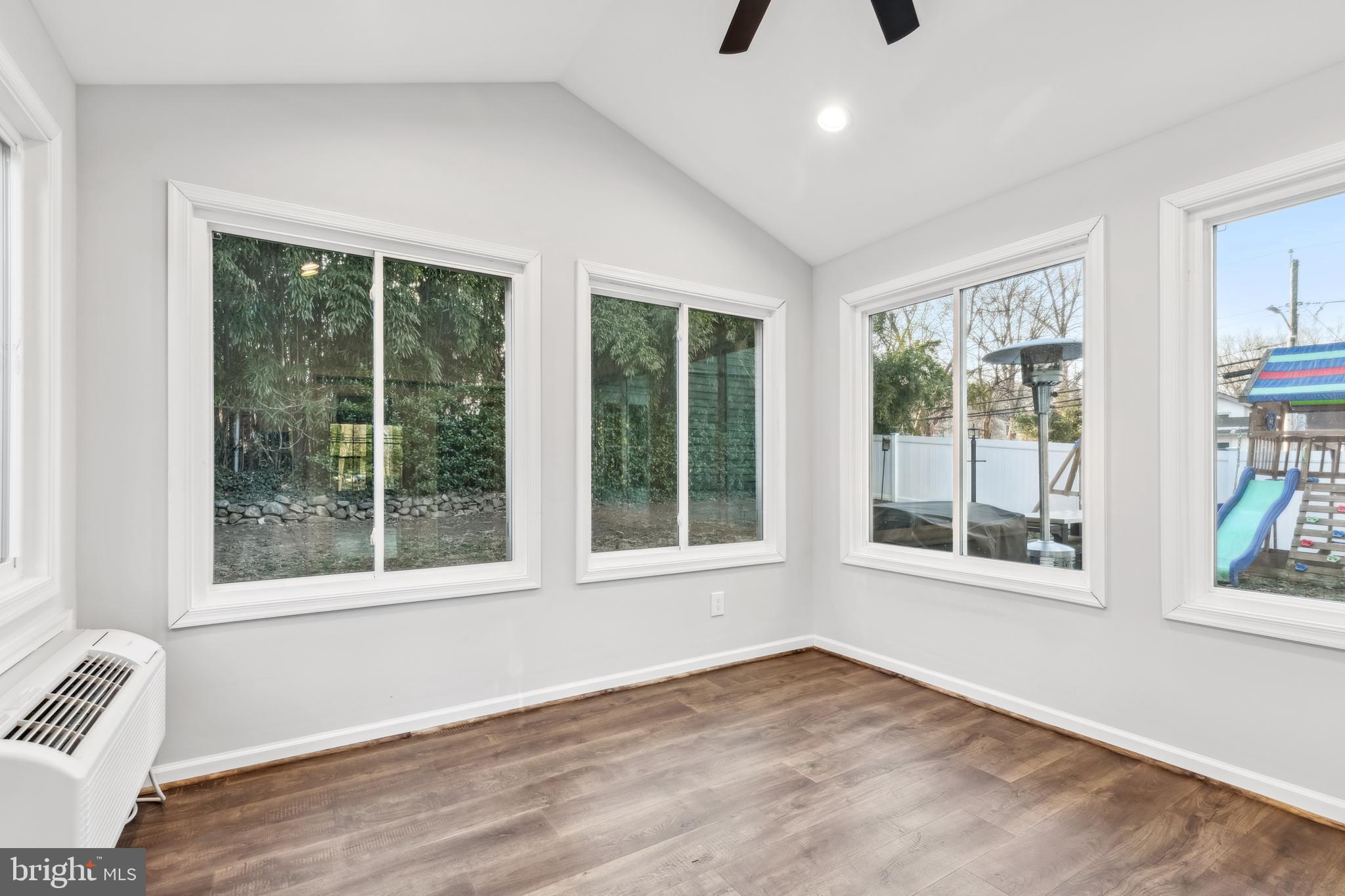 CAPE ST CLAIRE - Residential