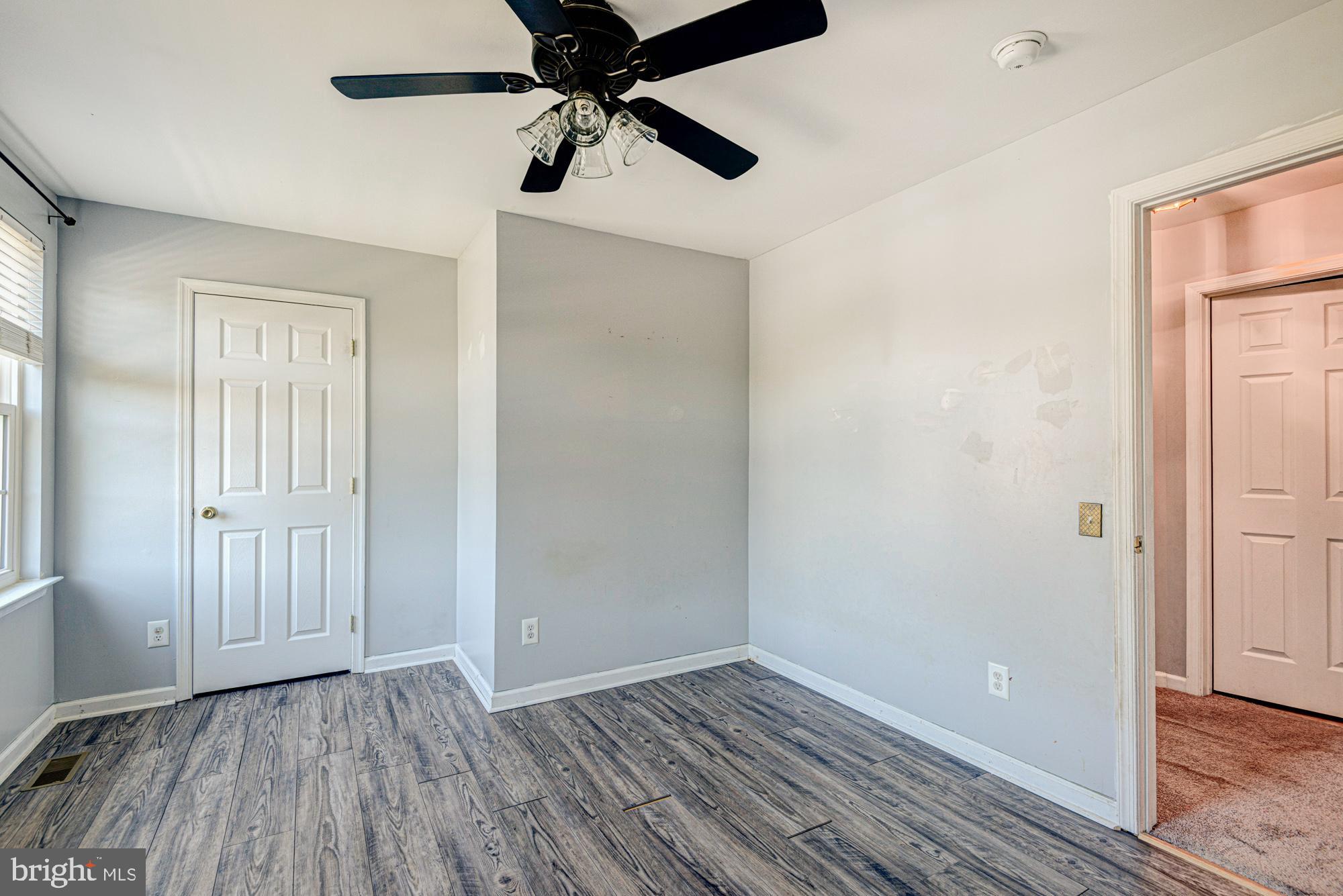 BOMBAY WOODS - Residential