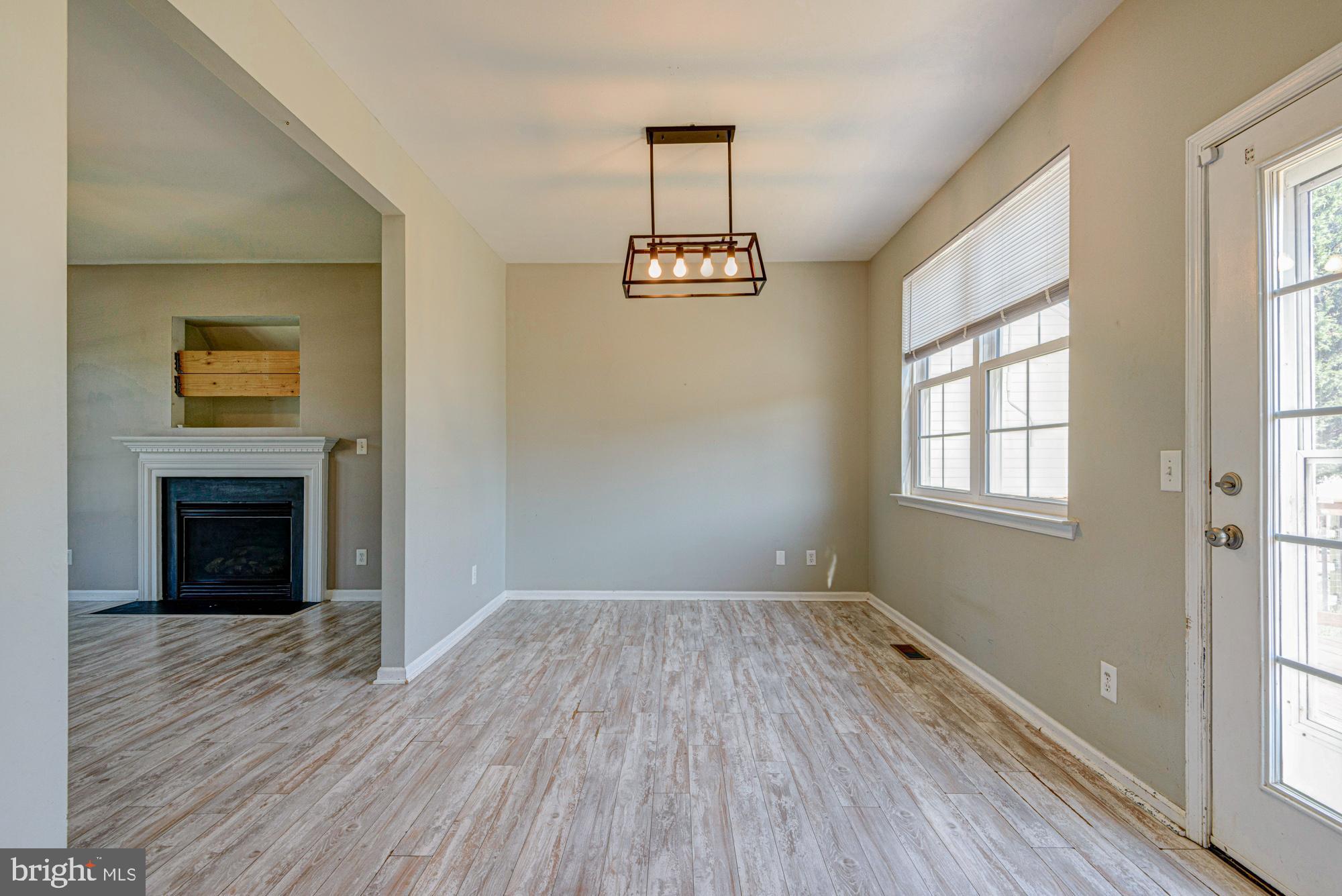 BOMBAY WOODS - Residential