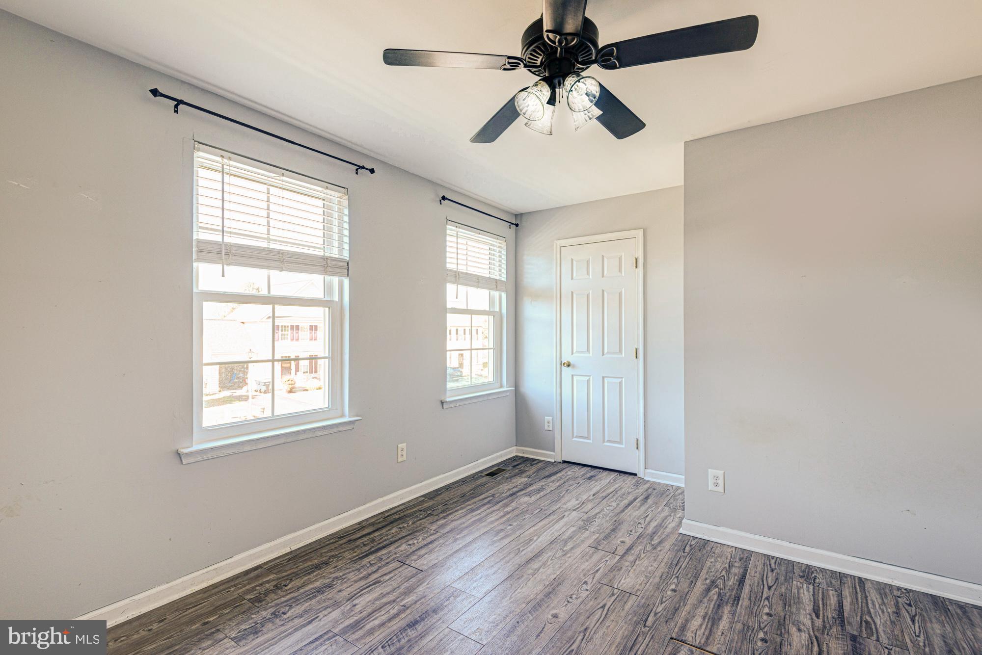 BOMBAY WOODS - Residential