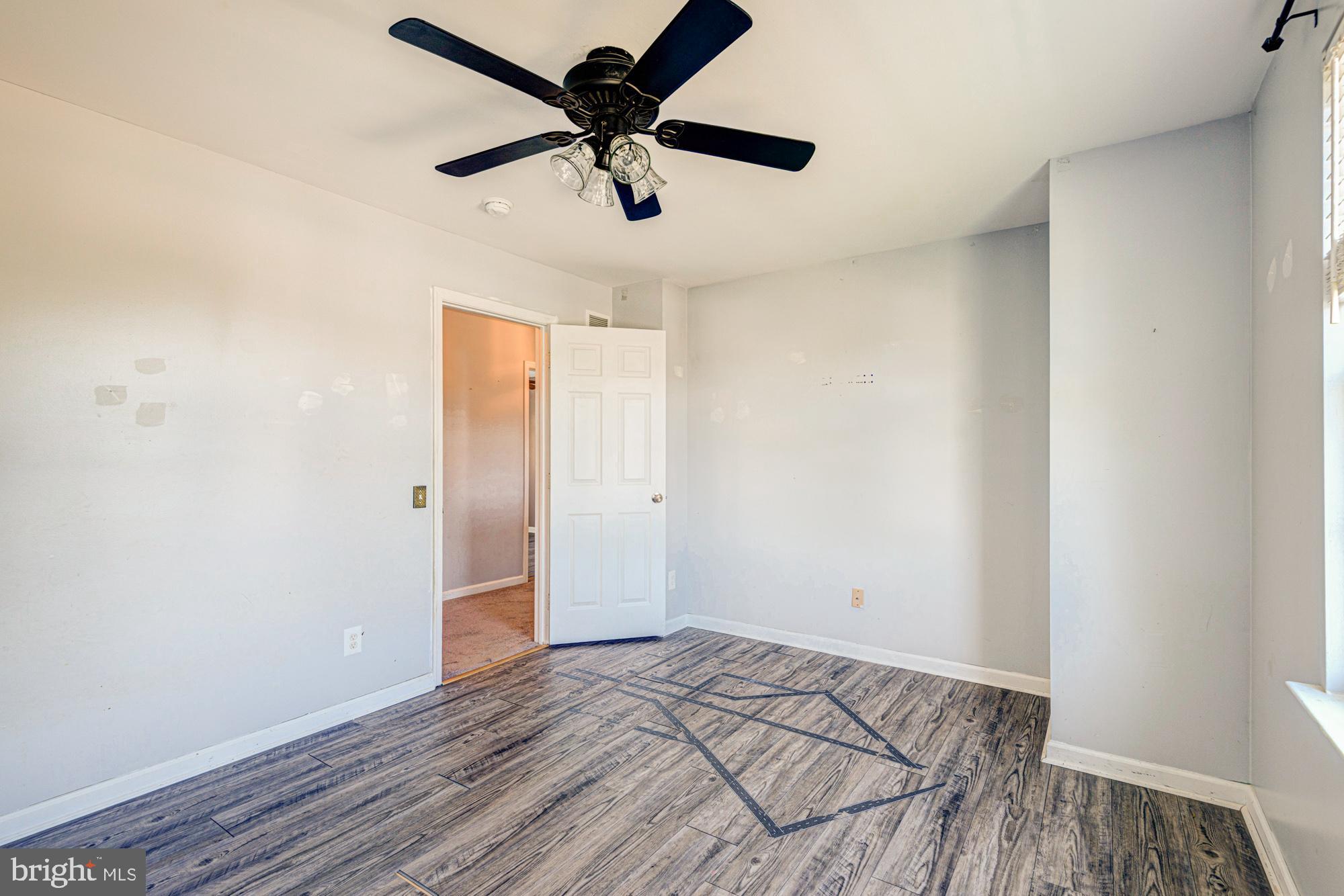 BOMBAY WOODS - Residential