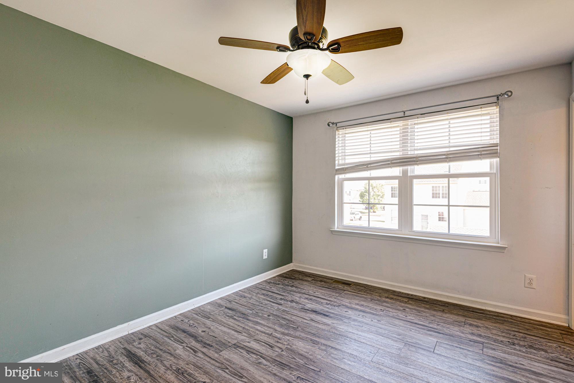 BOMBAY WOODS - Residential