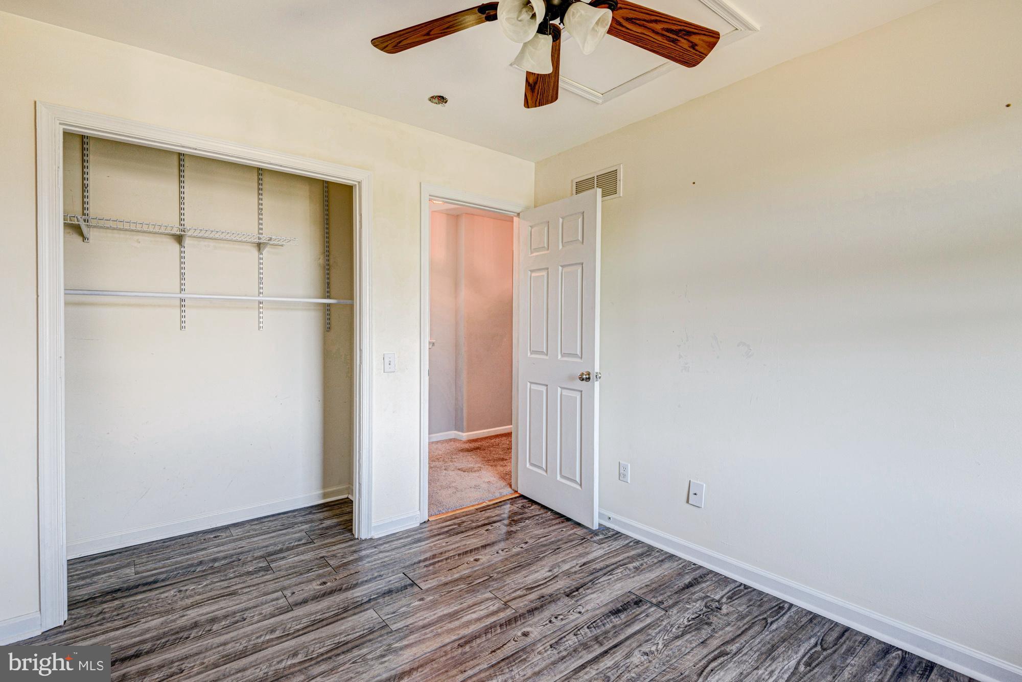 BOMBAY WOODS - Residential