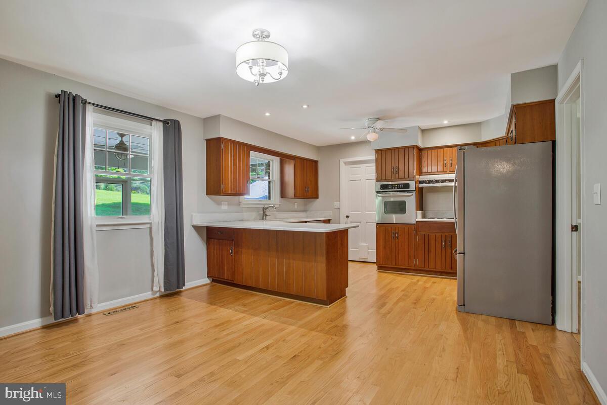 737 APPOMATTOX ROAD W